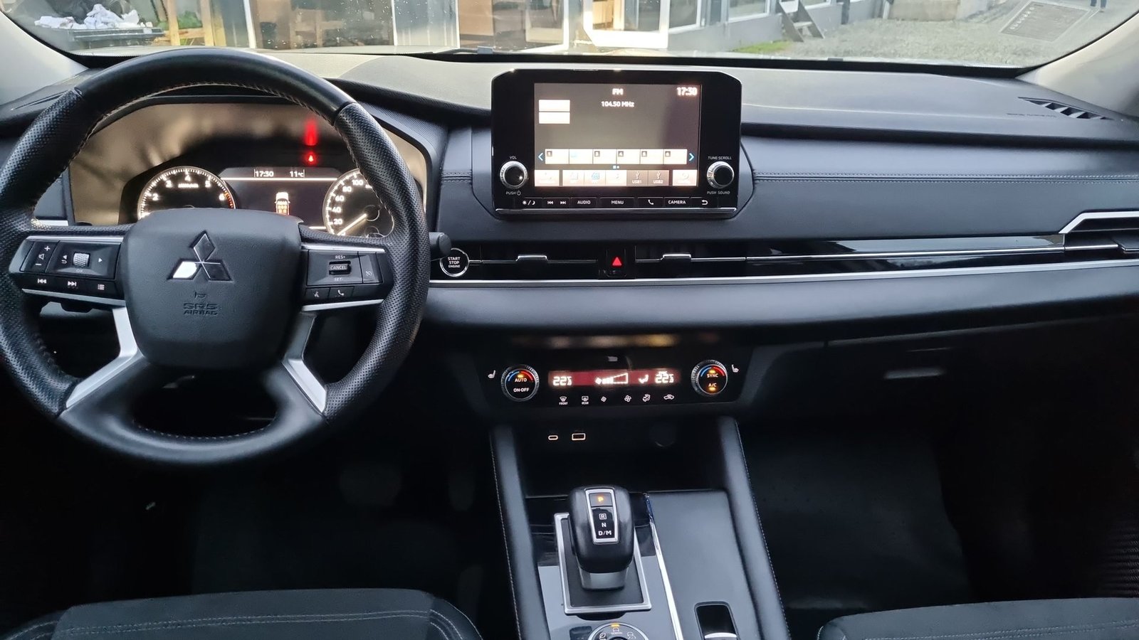 Mitsubishi OUTLANDER 2023 - Imagen 10 de 20