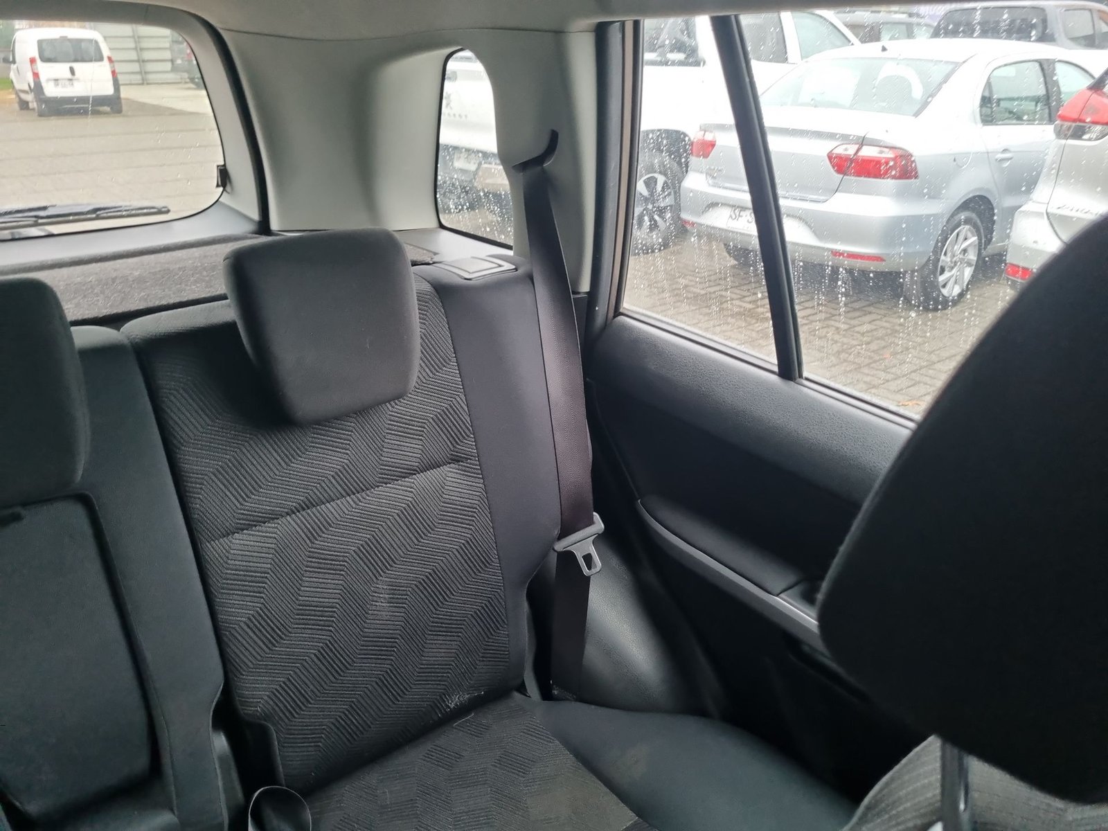 Suzuki GRAND NOMADE GLX 2.4 2019 - Imagen 14 de 15
