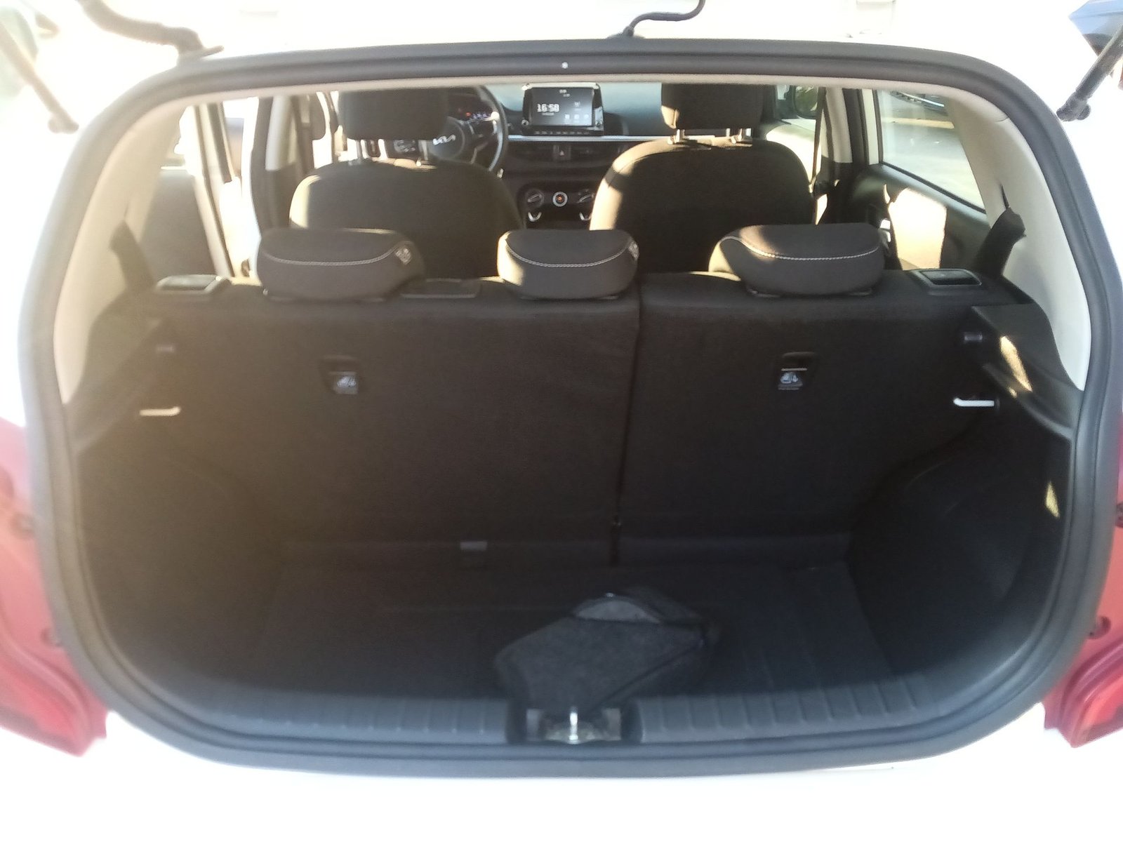 Kia MORNING MPI 1.2 2023 - Imagen 13 de 20