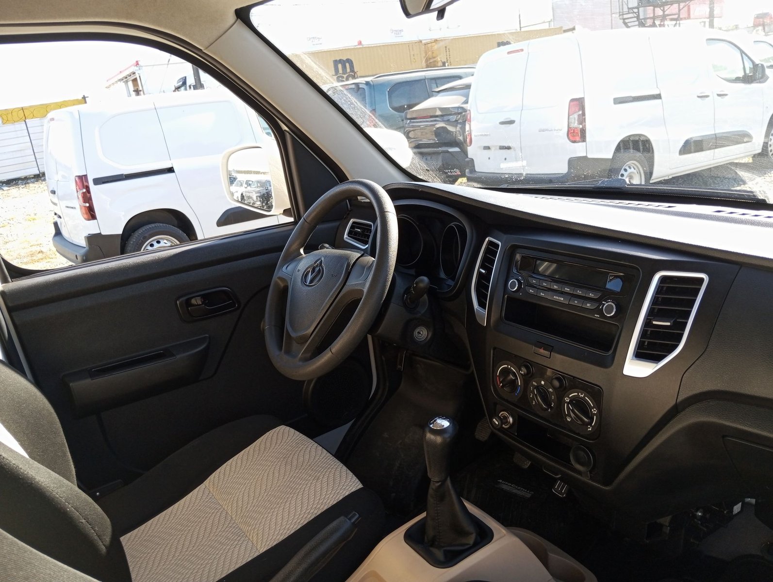Kyc GRAN MAMUT T3 T3 CARGO BOX 4X2 1.5 2023 - Imagen 14 de 20