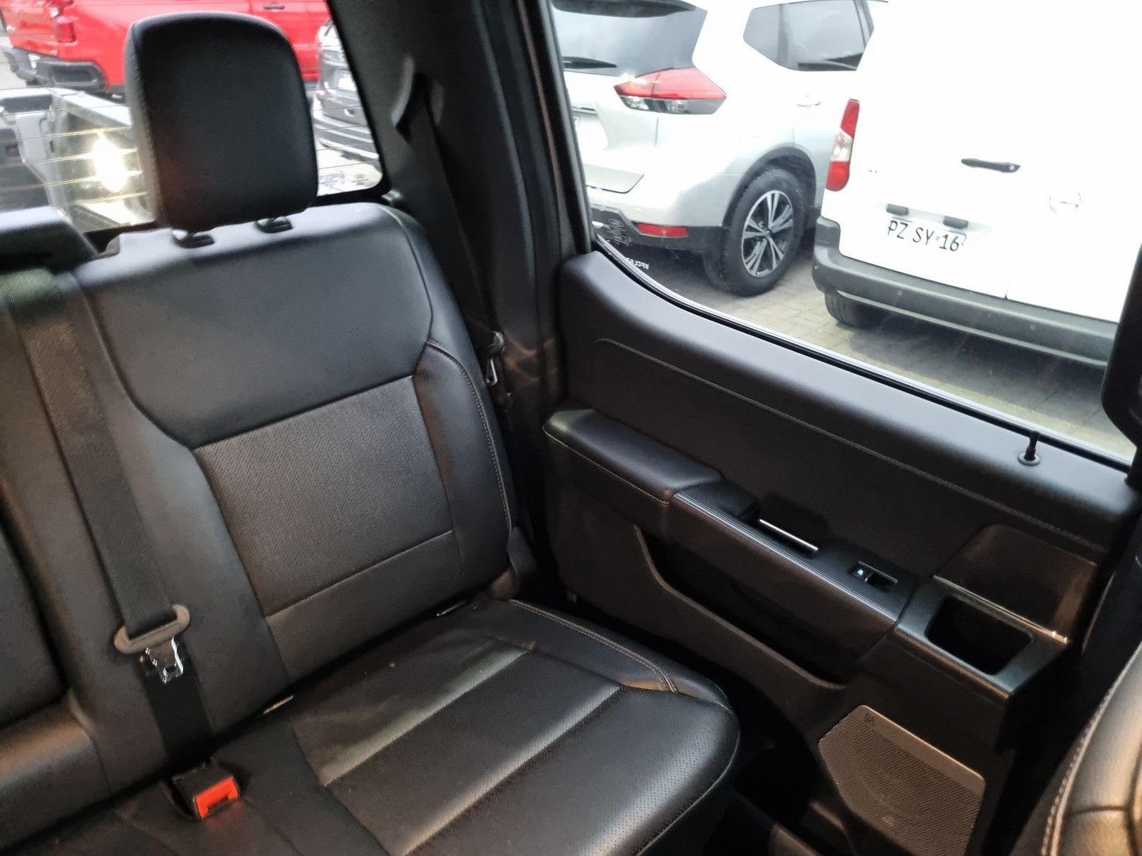 Ford F-150 F150 LARIAT BLACK 4X4 5.0 AUT 2025 - Imagen 14 de 20