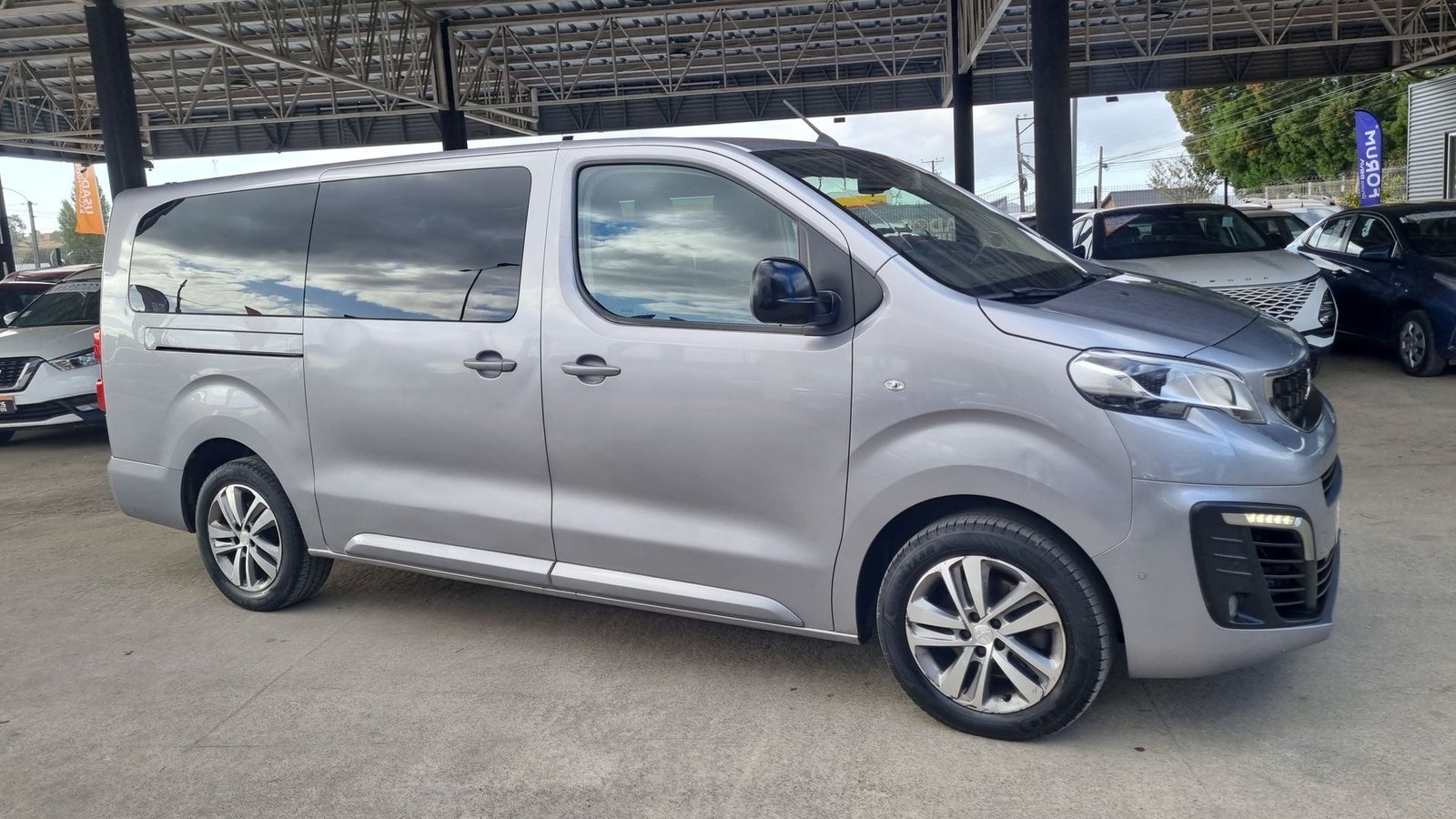 Peugeot TRAVELLER BLUEHDI 2.0 2024 - Imagen 5 de 20