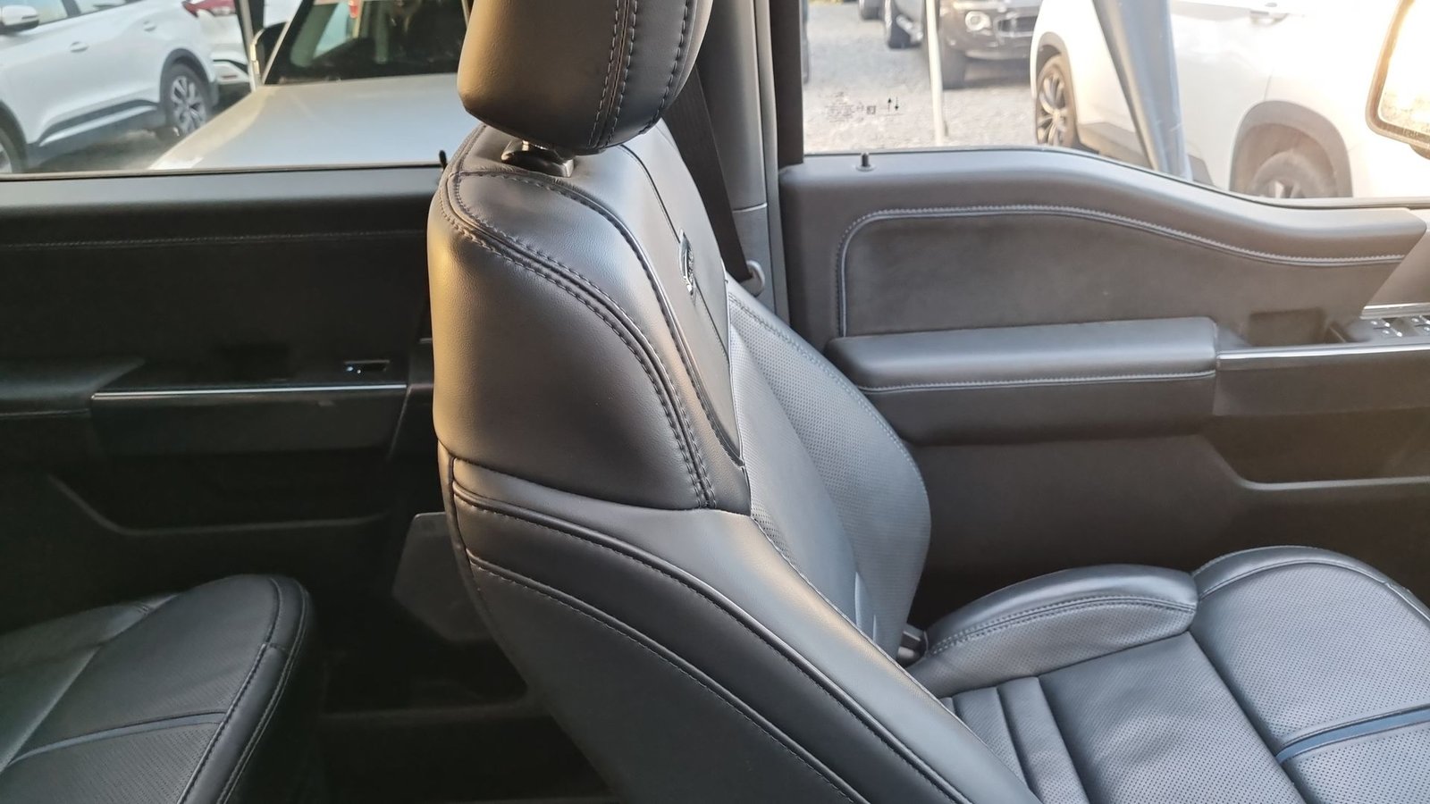 Ford F-150 F150 CC PLATINUM 4X4 3.5 AUT 2025 - Imagen 16 de 20