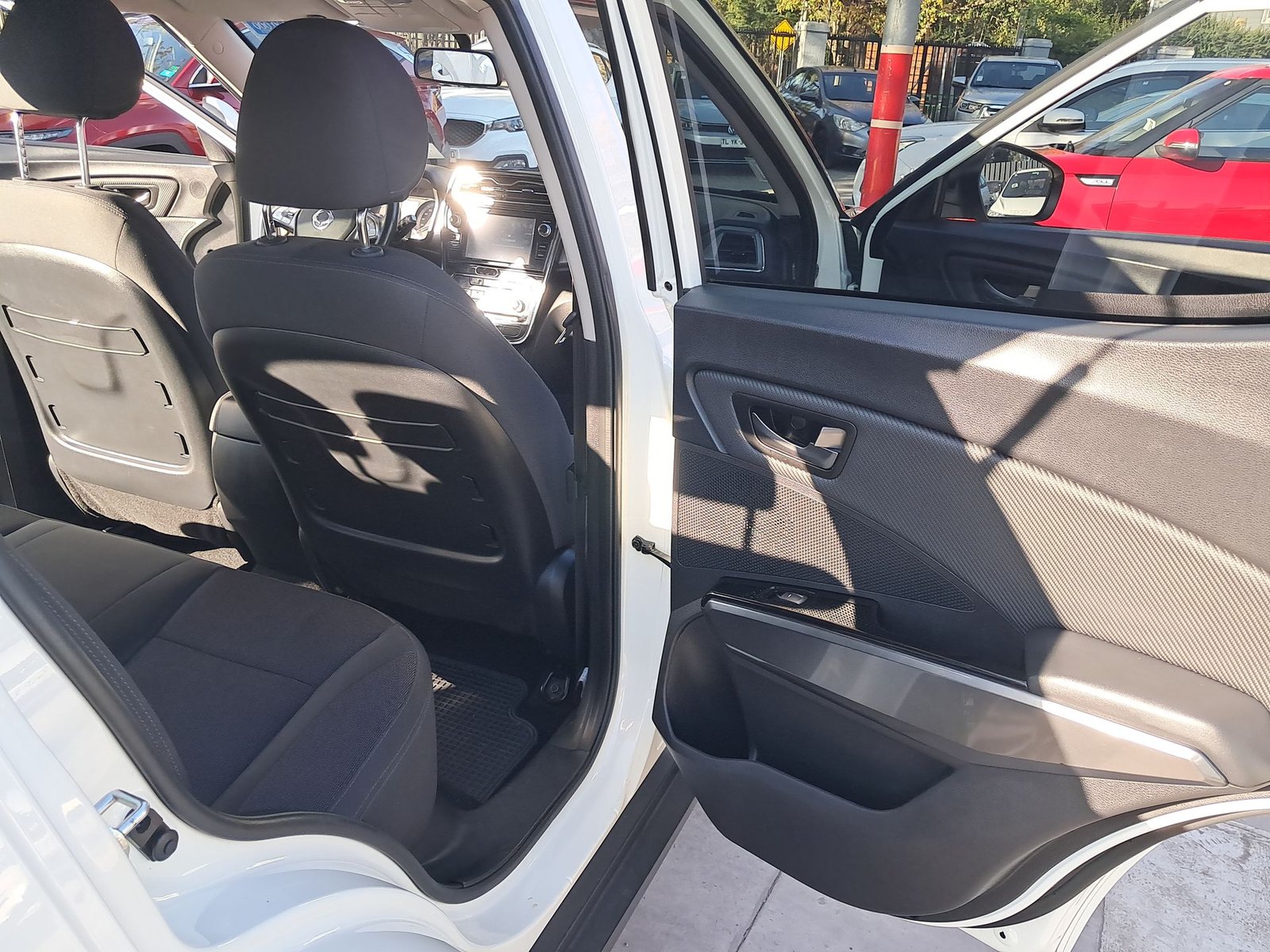 Ssangyong TIVOLI GLX 1.6 2023 - Imagen 12 de 20