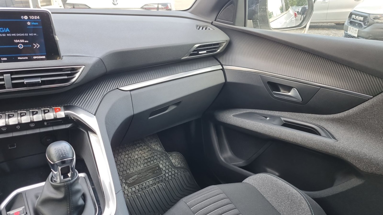 Peugeot 3008 PURETECH 1.2L 2024 - Imagen 11 de 20