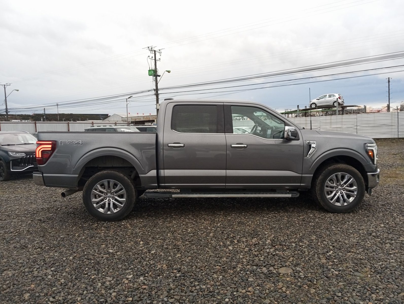 Ford F-150 F150 LARIAT LUX 4X4 5.0 AUT 2025 - Imagen 9 de 20
