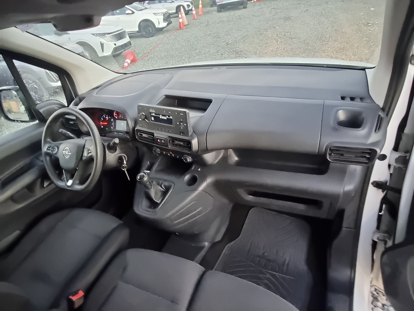 Opel COMBO HDI 92 L1 5P 1.6 2021 - Imagen 10 de 15
