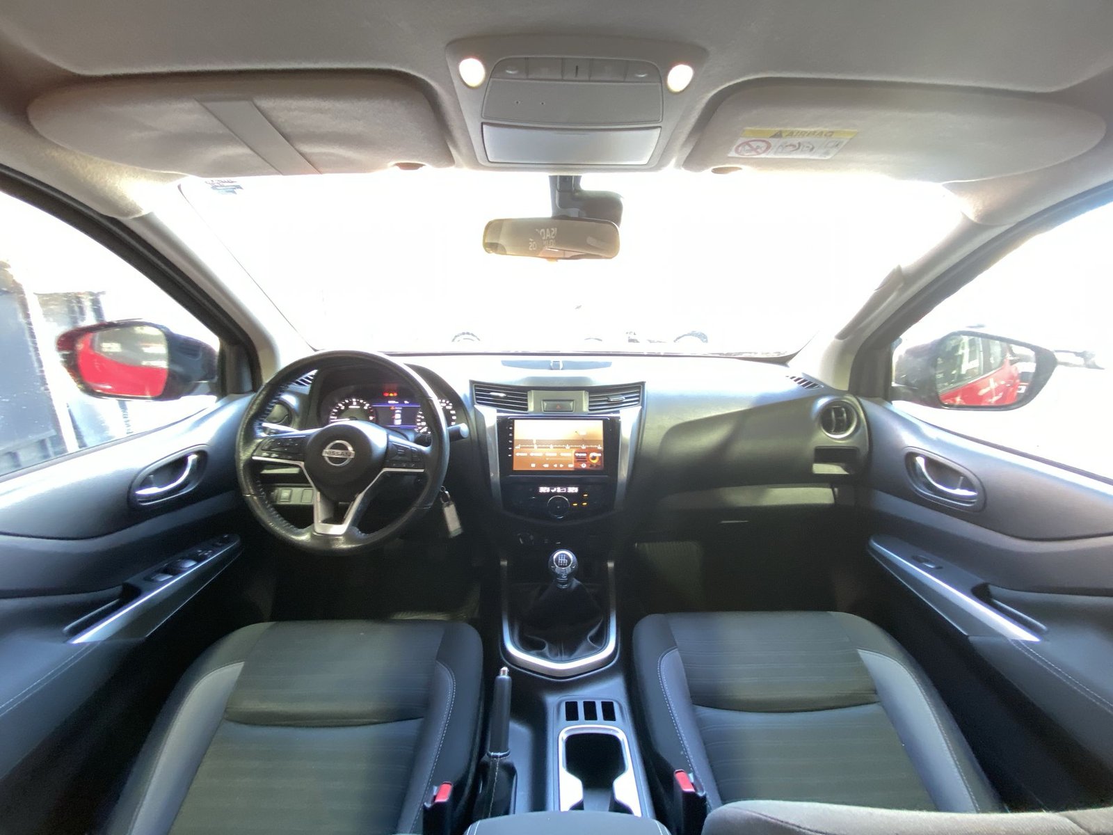 Nissan NAVARA D CAB MT 4X4 2.3 2022 - Imagen 14 de 20
