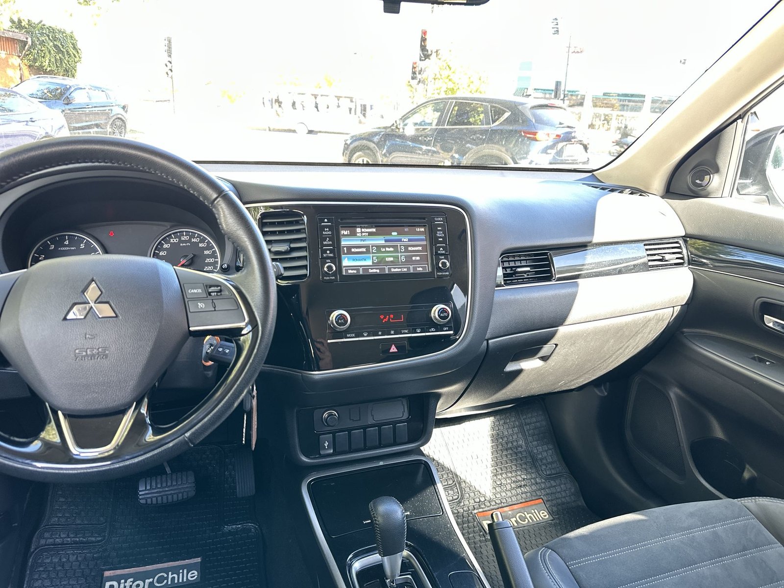 Mitsubishi OUTLANDER CVT 2.0 AUT 2023 - Imagen 15 de 20