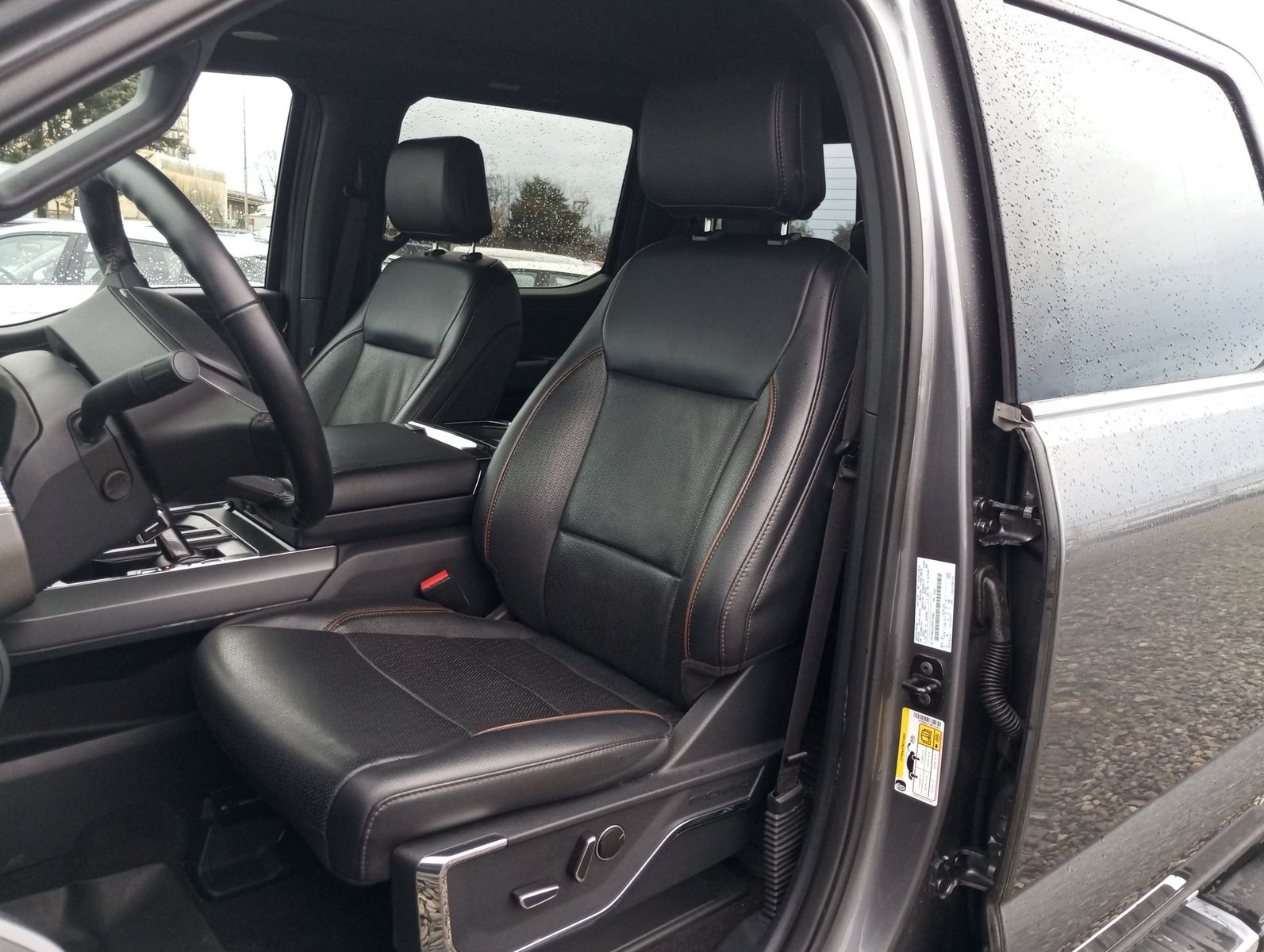 Ford F-150 F150 LARIAT LUX 4X4 5.0 AUT 2025 - Imagen 17 de 20