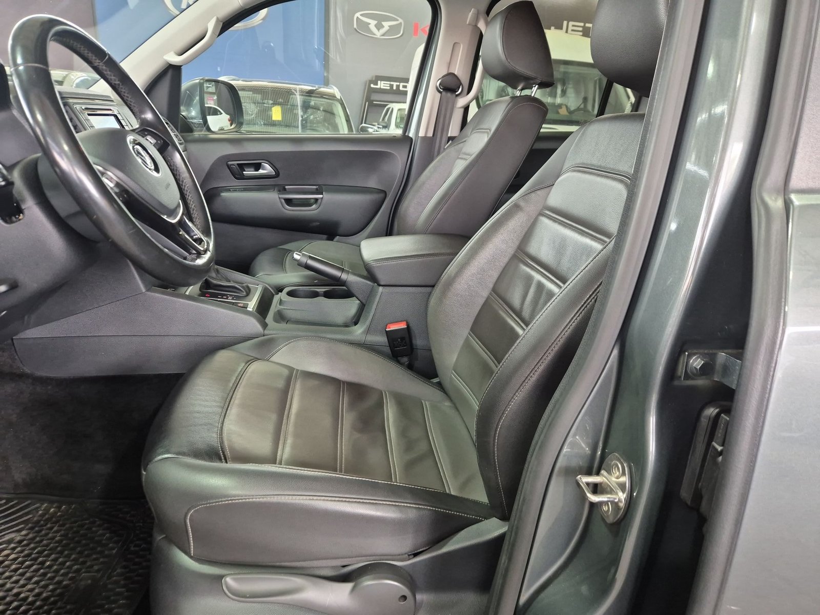 Volkswagen AMAROK HIGHLINE 4X4 2.0 AUT 2021 - Imagen 15 de 20