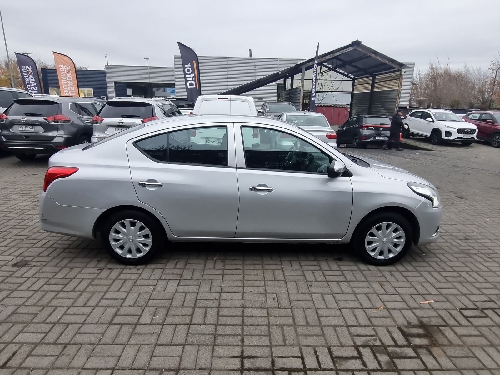 Nissan VERSA 2019 - Imagen 9 de 20