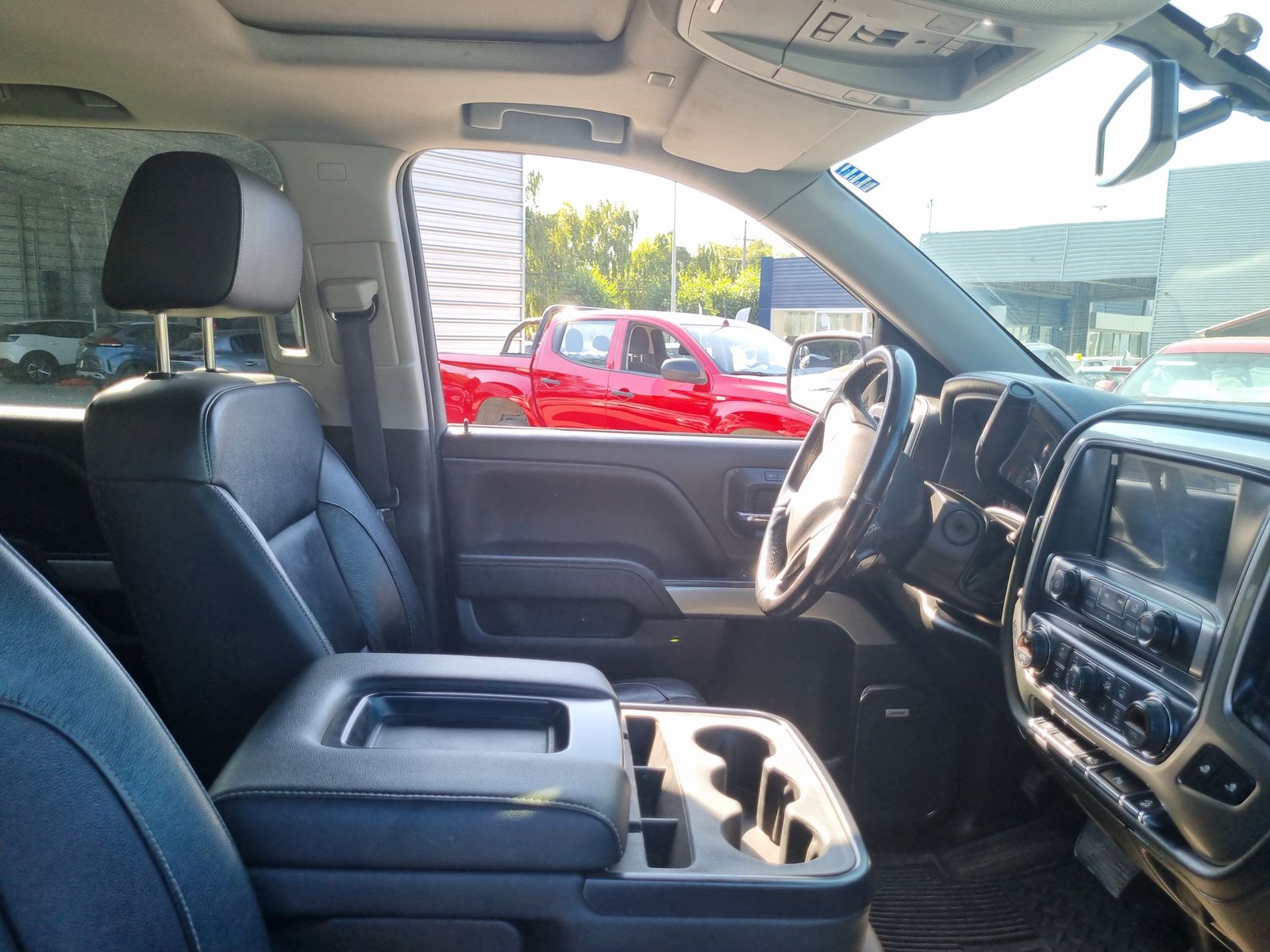 Chevrolet SILVERADO DCAB 4X4 5.3 AUT 2018 - Imagen 19 de 20