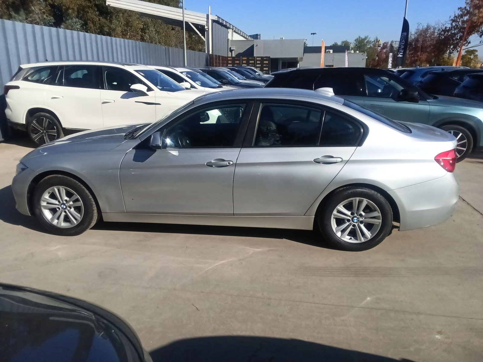 Bmw 318 I 318I LCI 1.5 AUT 2017 - Imagen 9 de 20