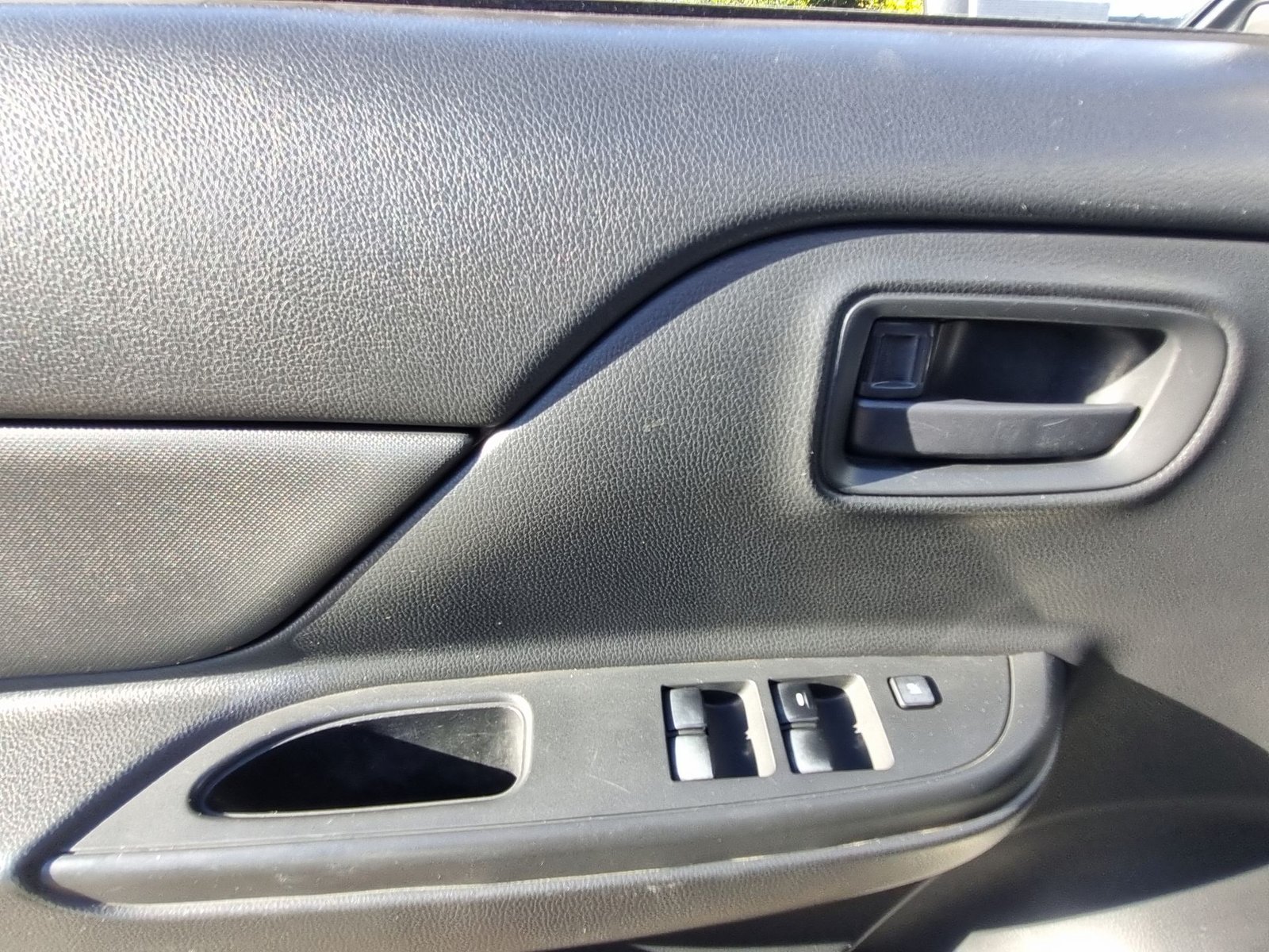 Mitsubishi L200 KATANA CRM 4X4 2.4 2022 - Imagen 19 de 20