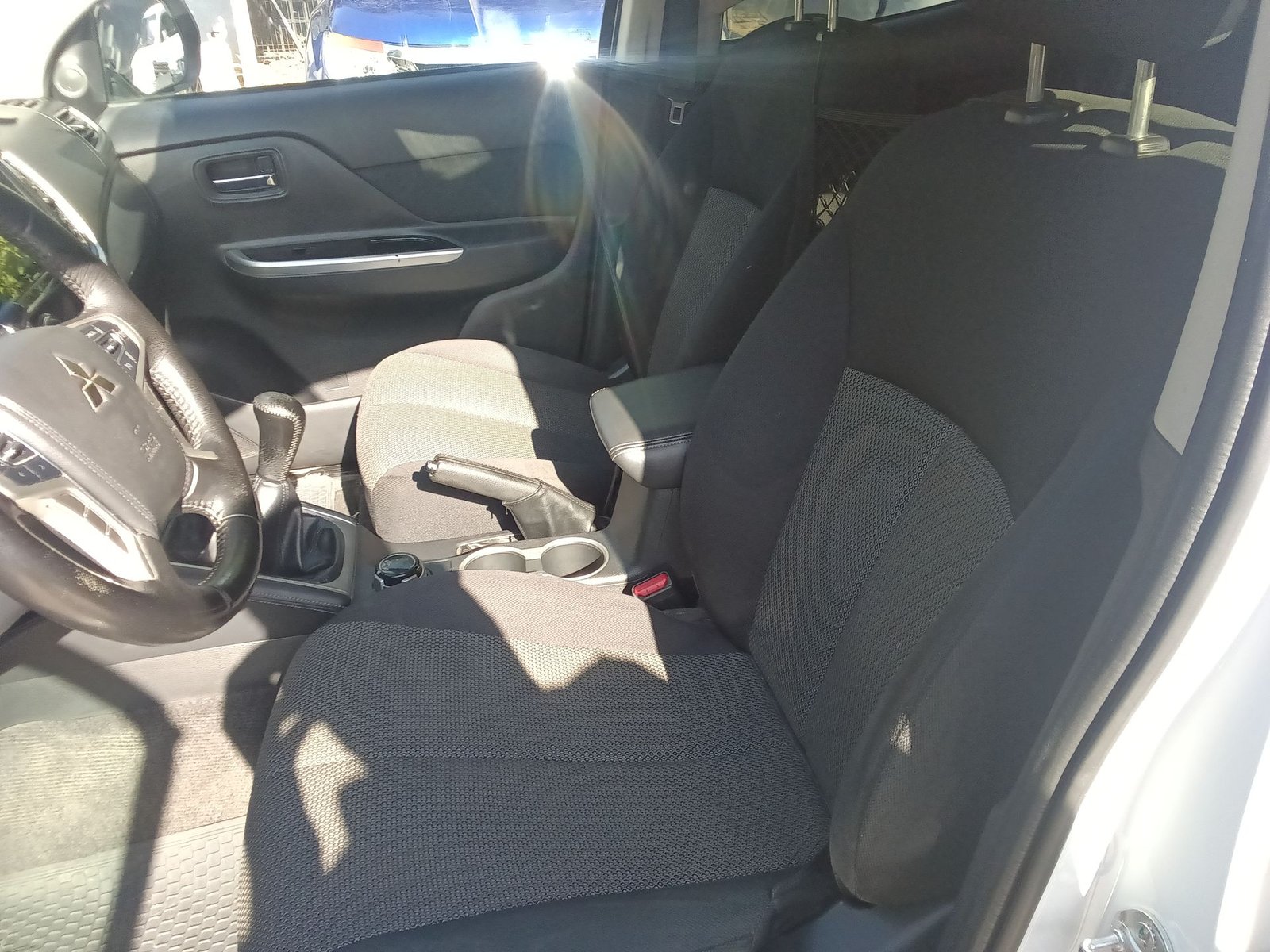 Mitsubishi L200 DAKAR 4X4 2.4 2023 - Imagen 17 de 20