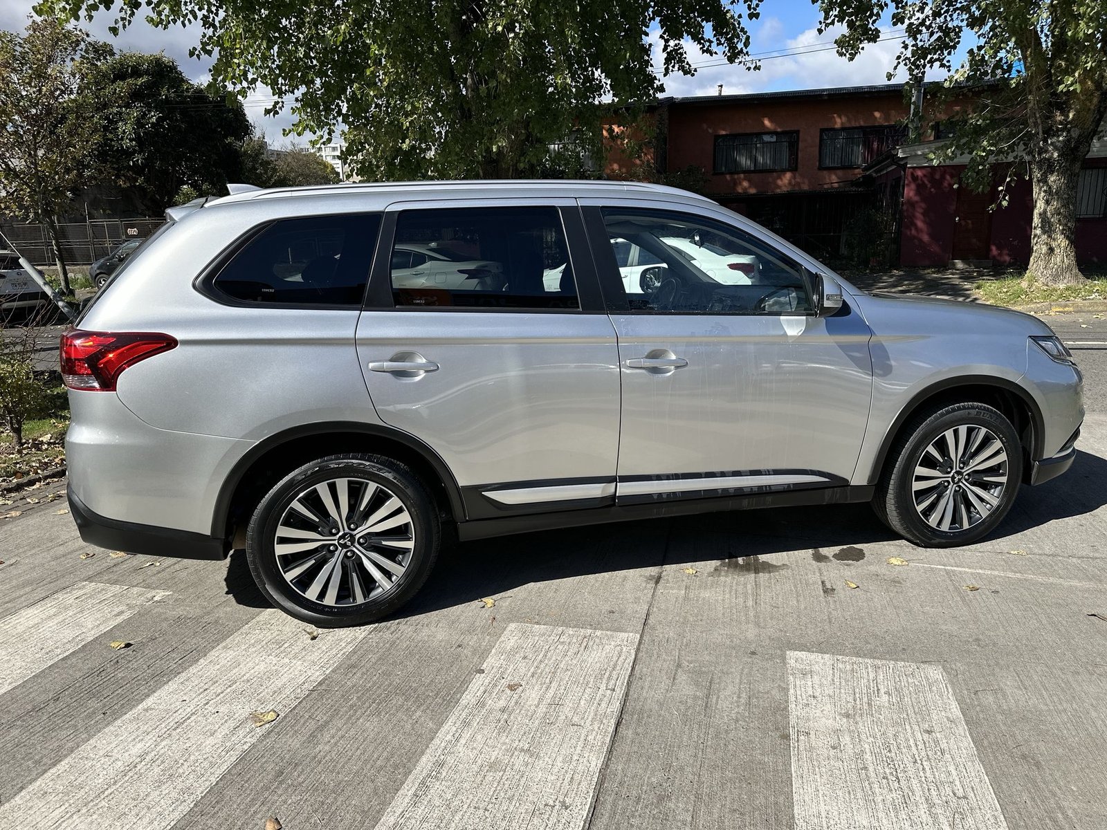Mitsubishi OUTLANDER CVT 2.0 AUT 2023 - Imagen 12 de 20