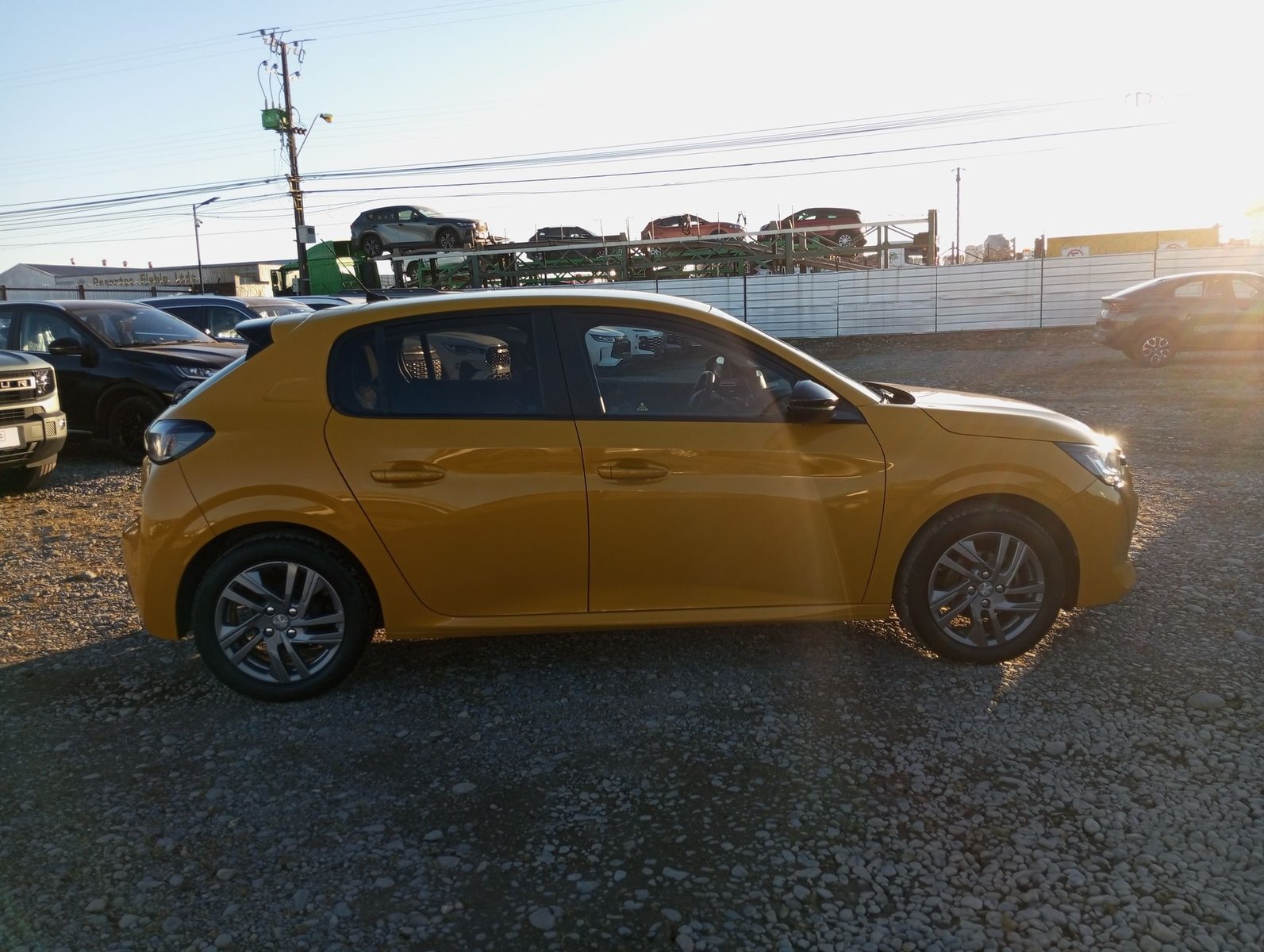 Peugeot 208 PURETECH 75 1.2 2023 - Imagen 9 de 20