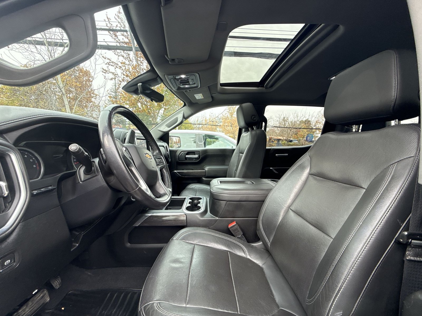 Chevrolet SILVERADO CC DCAB 4X4 5.3 AUT 2020 - Imagen 11 de 15