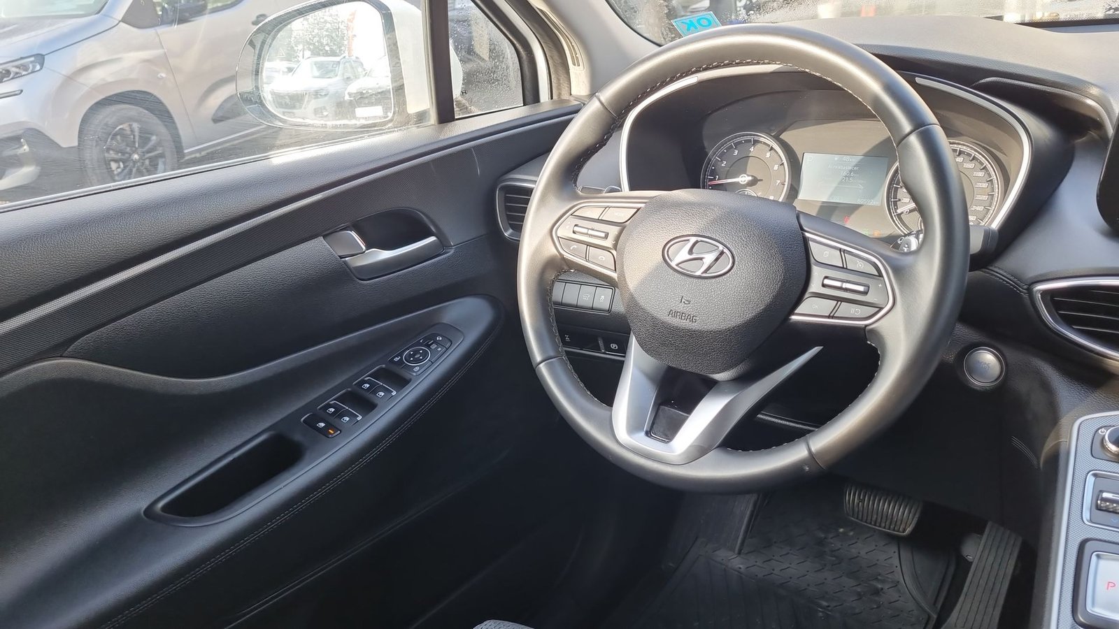 Hyundai SANTA FE MPI 4WD 2.5 AUT 2024 - Imagen 17 de 20