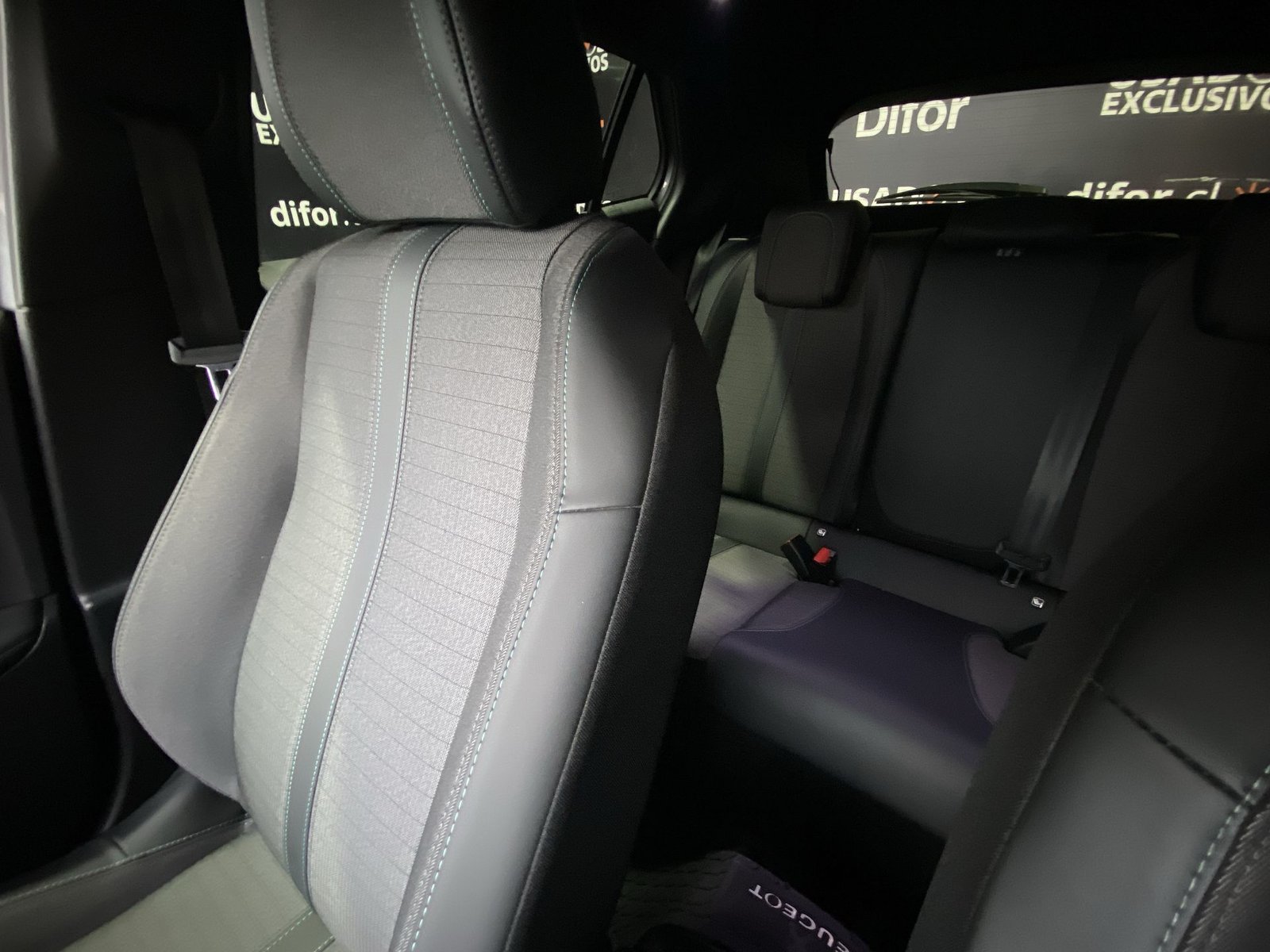 Peugeot 2008 PURETECH 130 4X2 1.2 2023 - Imagen 17 de 20