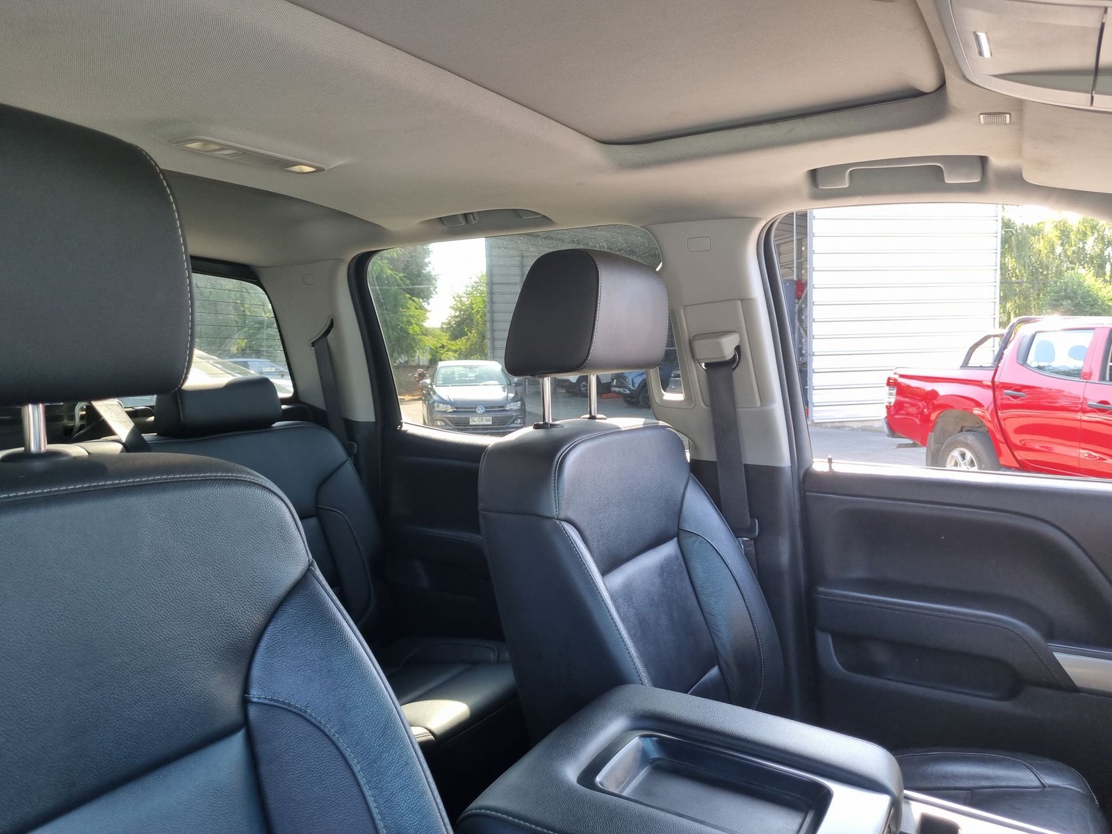 Chevrolet SILVERADO DCAB 4X4 5.3 AUT 2018 - Imagen 18 de 20