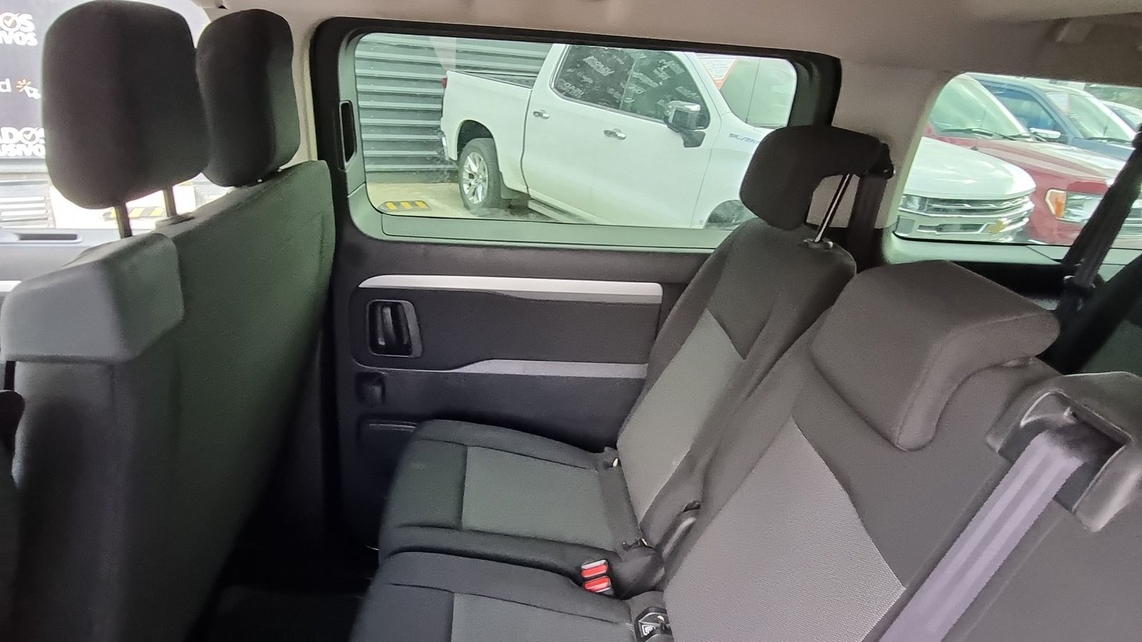Peugeot TRAVELLER BLUEHDI 2.0 2024 - Imagen 16 de 20