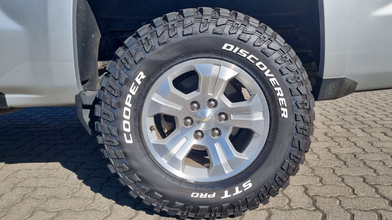 Chevrolet SILVERADO DCAB 4X4 5.3 AUT 2018 - Imagen 20 de 20