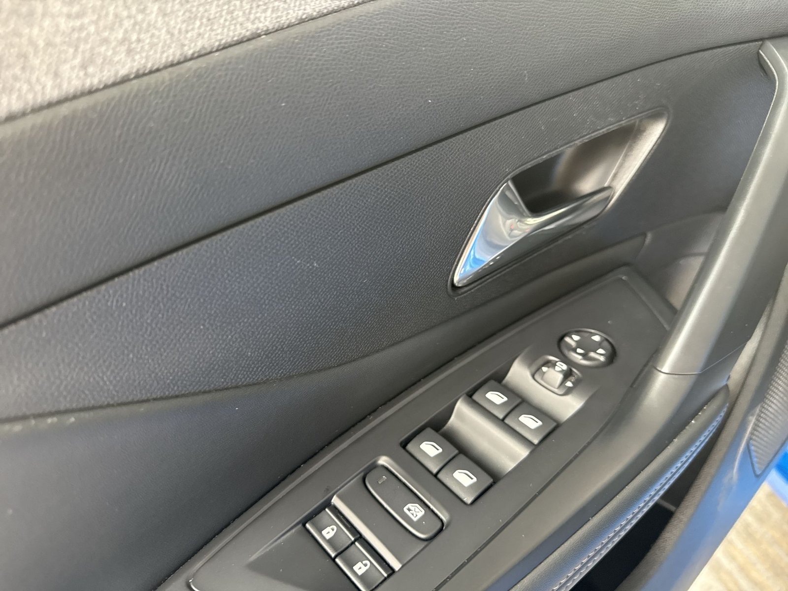 Peugeot 308 BLUEHDI 1.5 AUT 2024 - Imagen 13 de 20