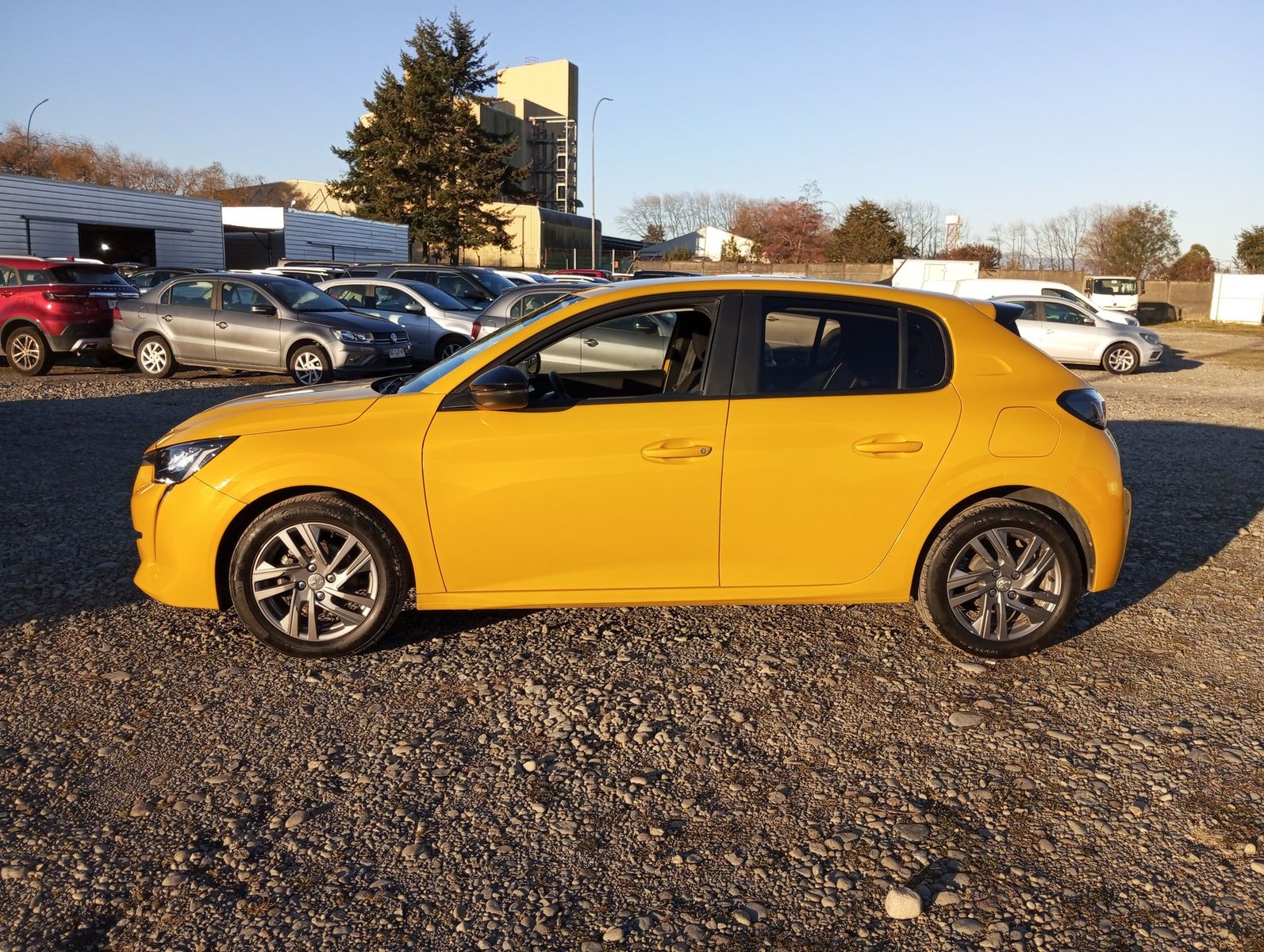 Peugeot 208 PURETECH 75 1.2 2023 - Imagen 5 de 20