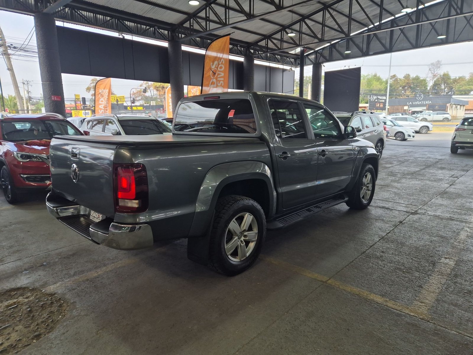 Volkswagen AMAROK HIGHLINE 4X4 2.0 AUT 2021 - Imagen 11 de 20