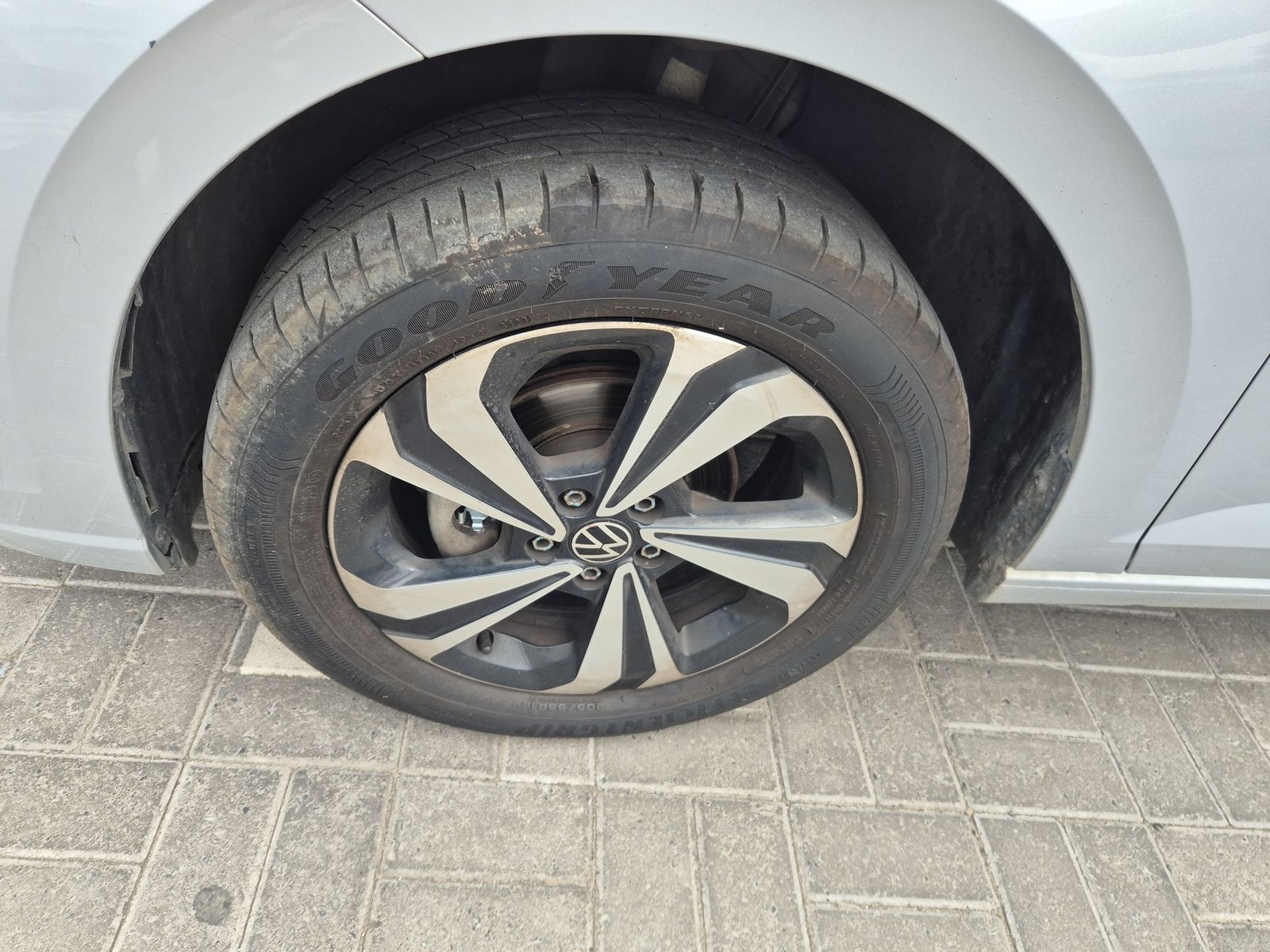 Volkswagen VIRTUS TSI 1.0 AUT 2024 - Imagen 14 de 20