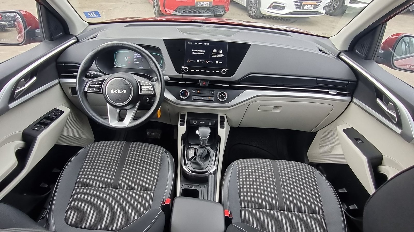 Kia CARENS EX 1.4 AUT 2024 - Imagen 14 de 20