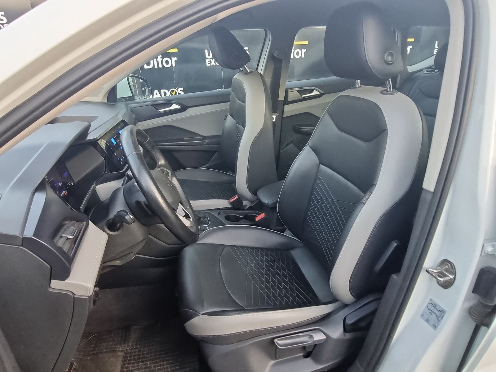 Volkswagen TAOS TSI 1.4 AT 2023 - Imagen 17 de 20