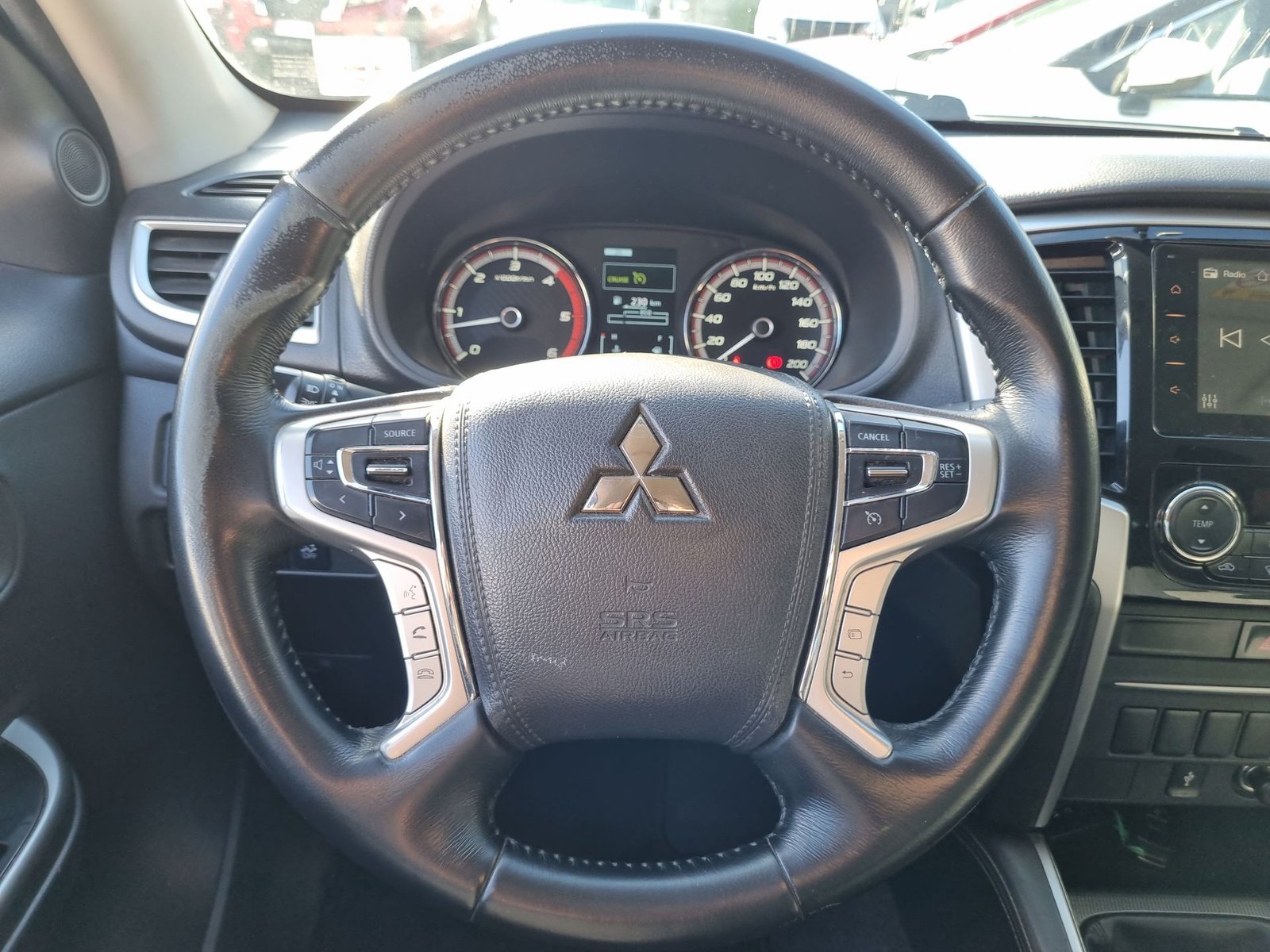 Mitsubishi L200 DAKAR 4X4 2.4 2023 - Imagen 20 de 20