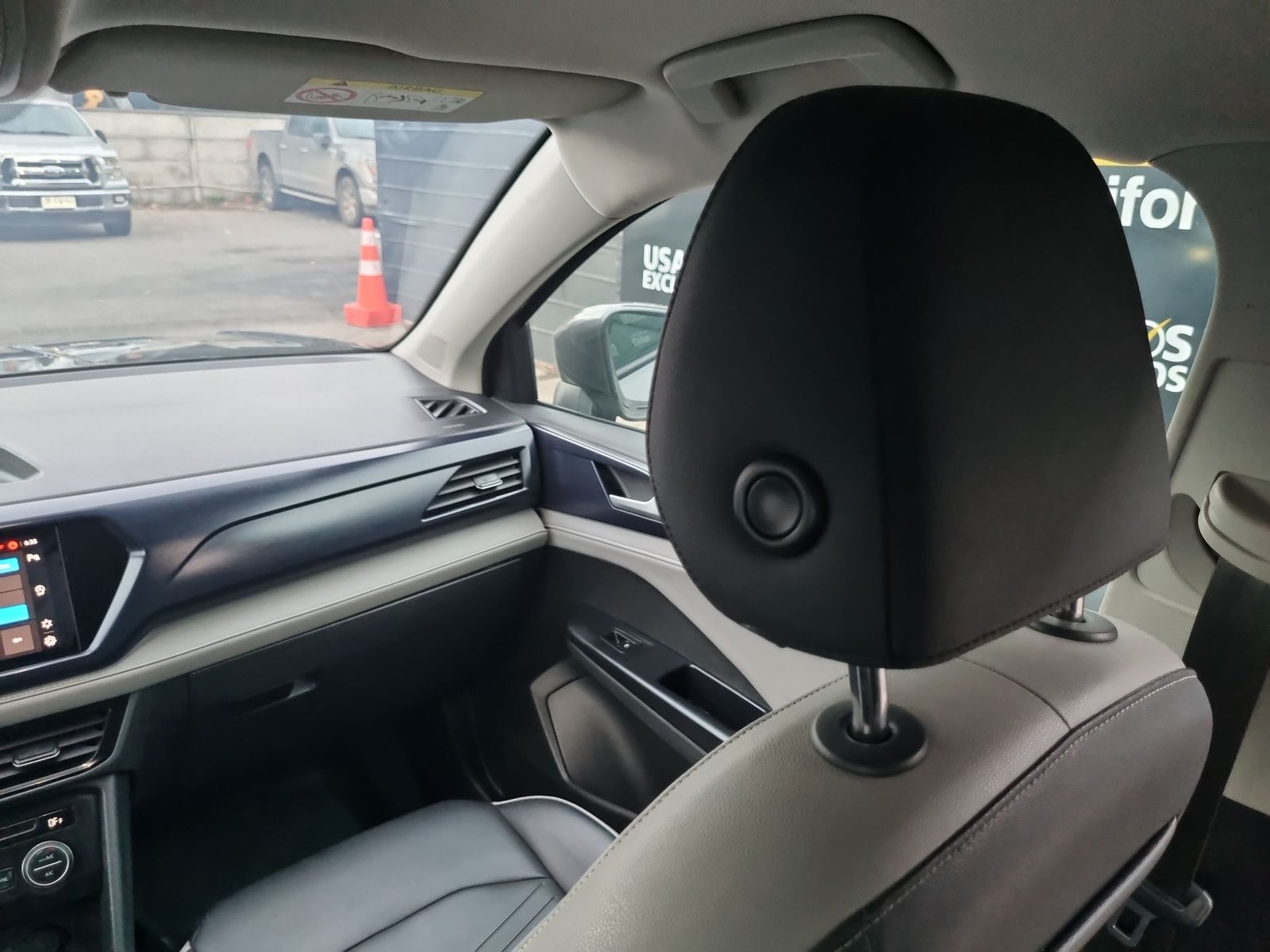 Volkswagen TAOS TSI 1.4 AT 2023 - Imagen 11 de 20