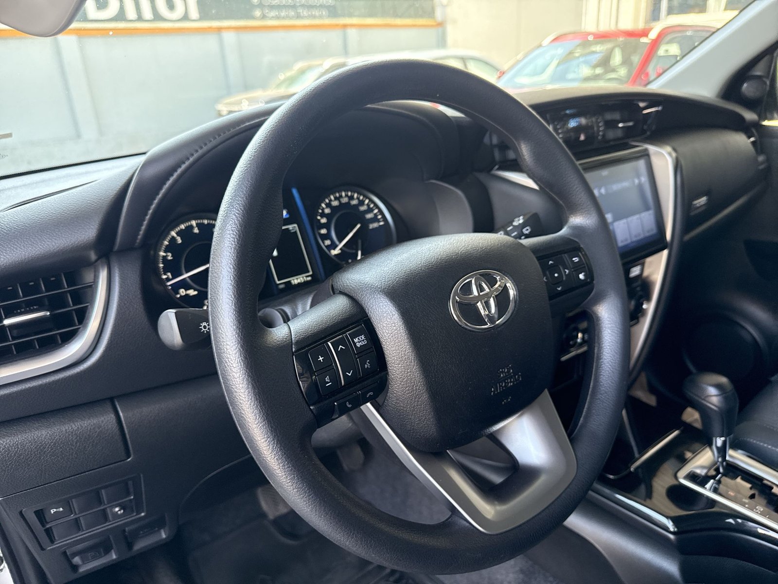 Toyota FORTUNER SRV 2.7 AUT 2023 - Imagen 14 de 20
