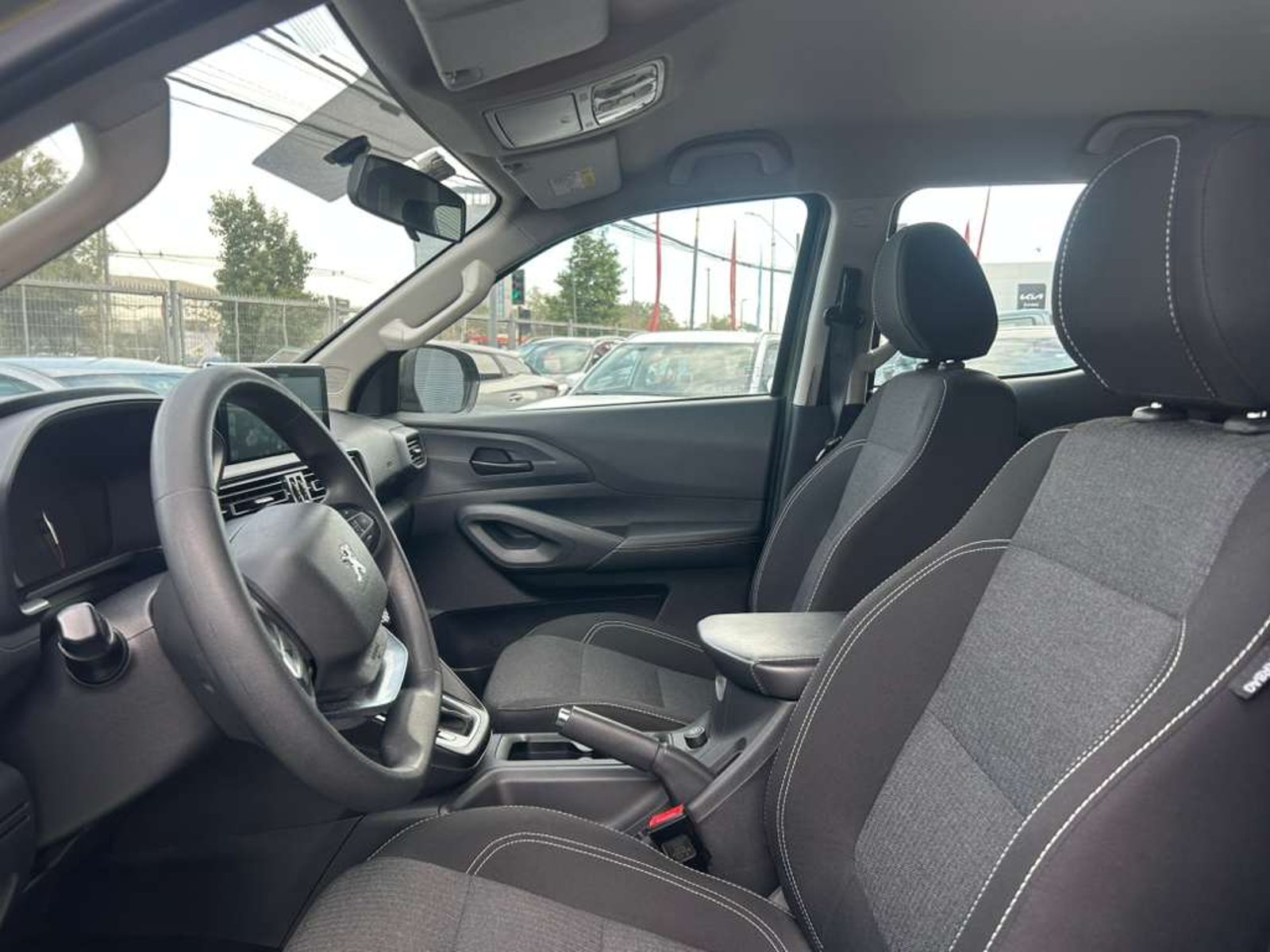 PEUGEOT LANDTREK Active BlueHDi 180 4x4 AT 2024 - Imagen 10 de 18