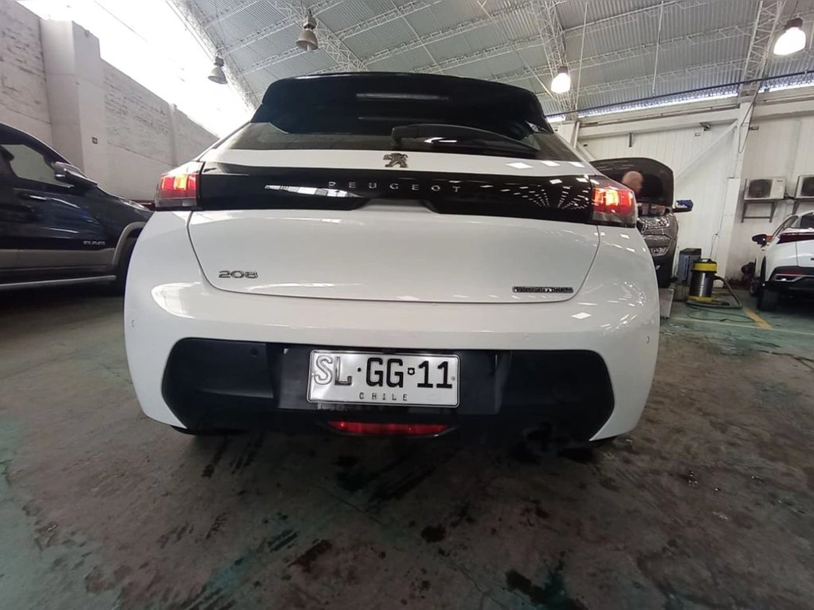Peugeot 208 Active Pack BlueHDi 100 2023 - Imagen 6 de 14