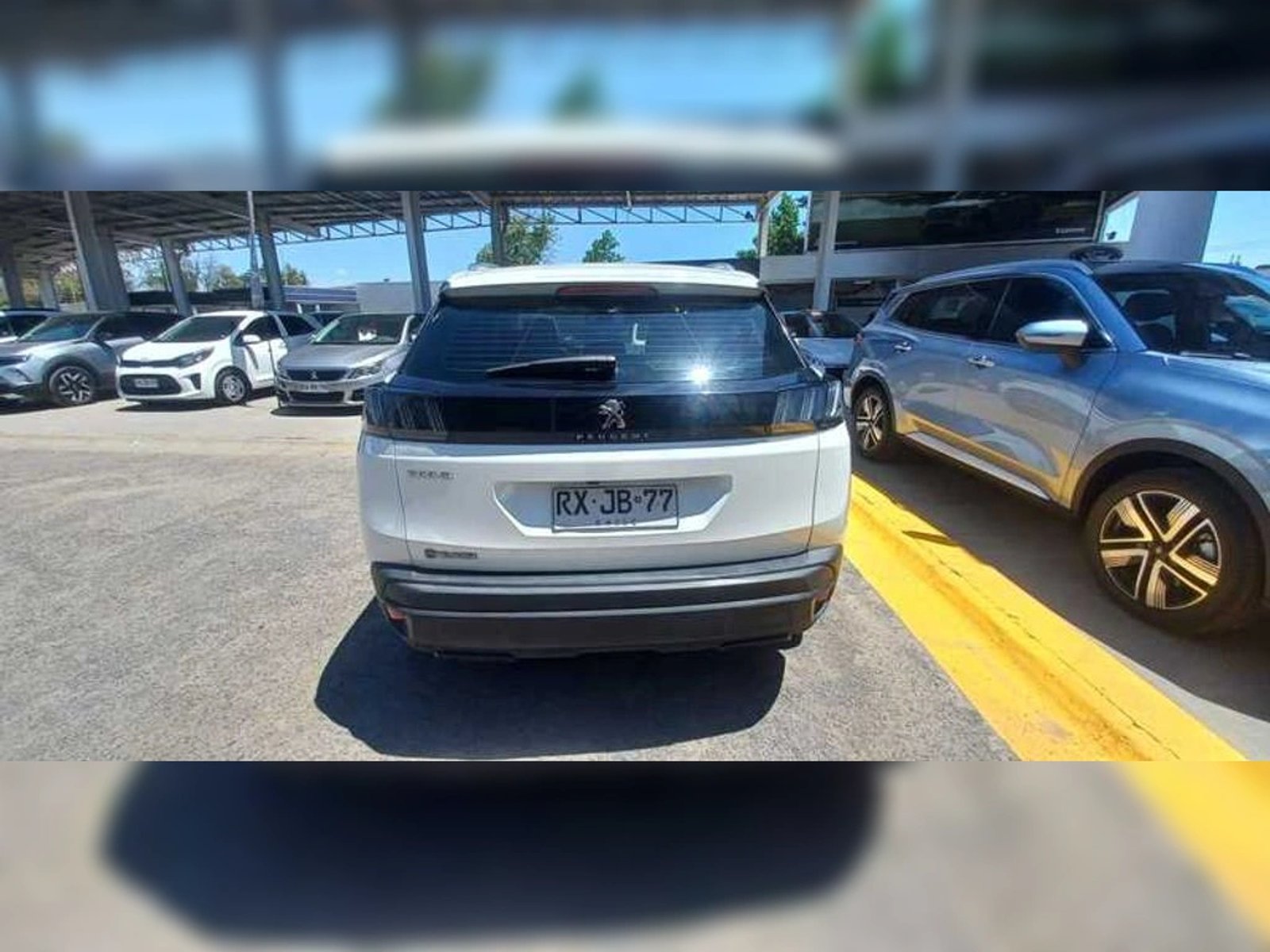Peugeot 3008 ACTIVE 1.2 2022 - Foto 2 de 5