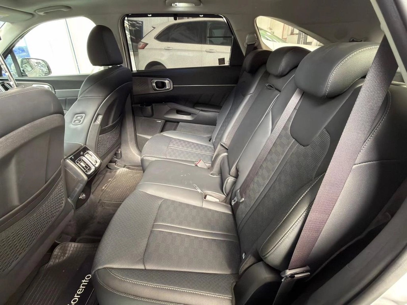 KIA SORENTO EX 3.5L GSL 8AT AWD FULL    (2360) 2026 - Imagen 9 de 17