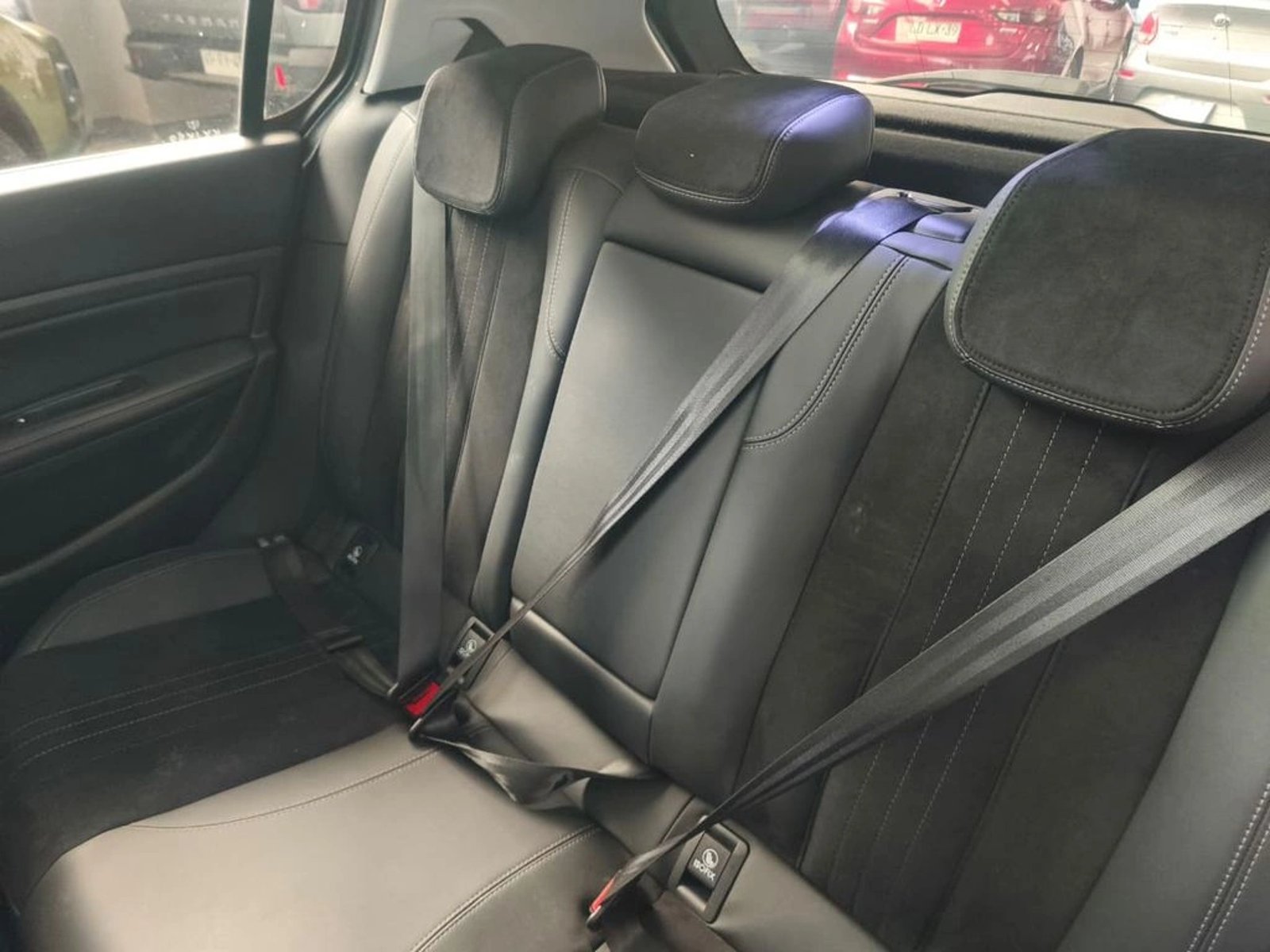 PEUGEOT 308 Feline 1.6 Blue-HDi 120HP EAT6 2019 - Imagen 13 de 18