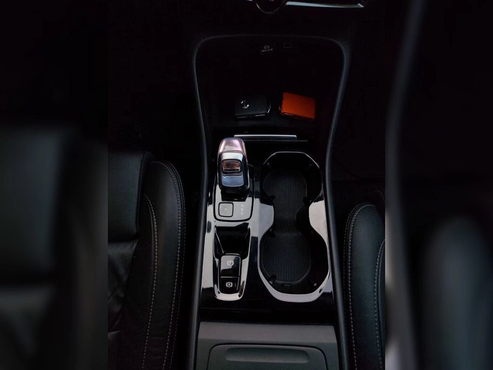 Volvo XC40 B4 ULTIMATE 2.0 AUT 2023 - Imagen 11 de 19
