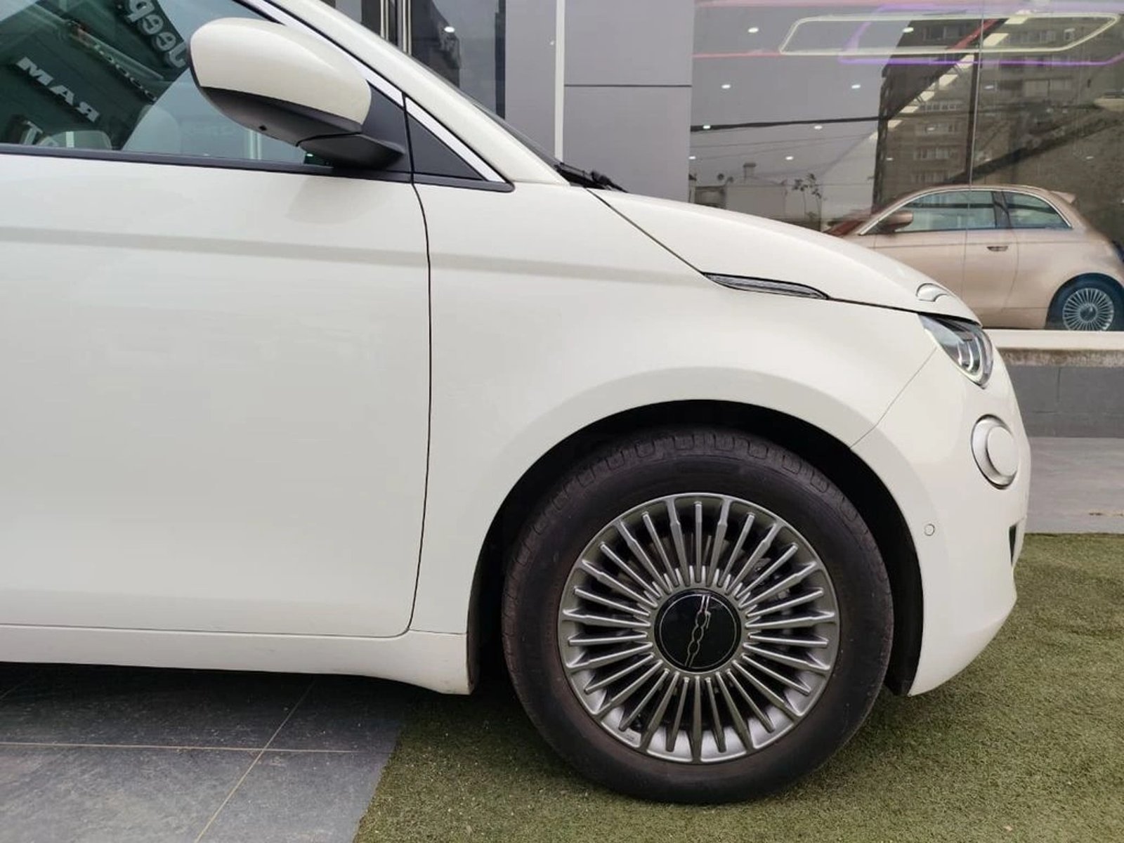 Fiat 500 E 2025 - Imagen 10 de 17