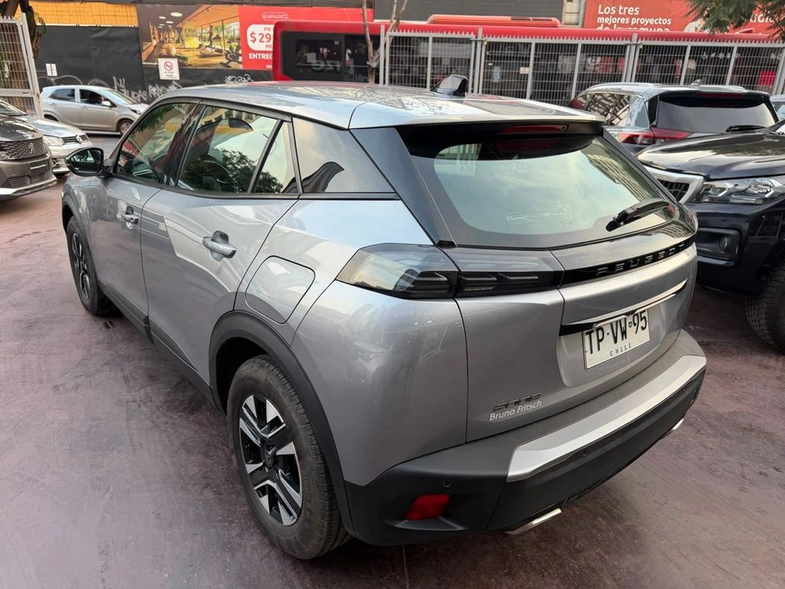 PEUGEOT 2008 Active Pack Puretech 130 2024 - Imagen 6 de 17