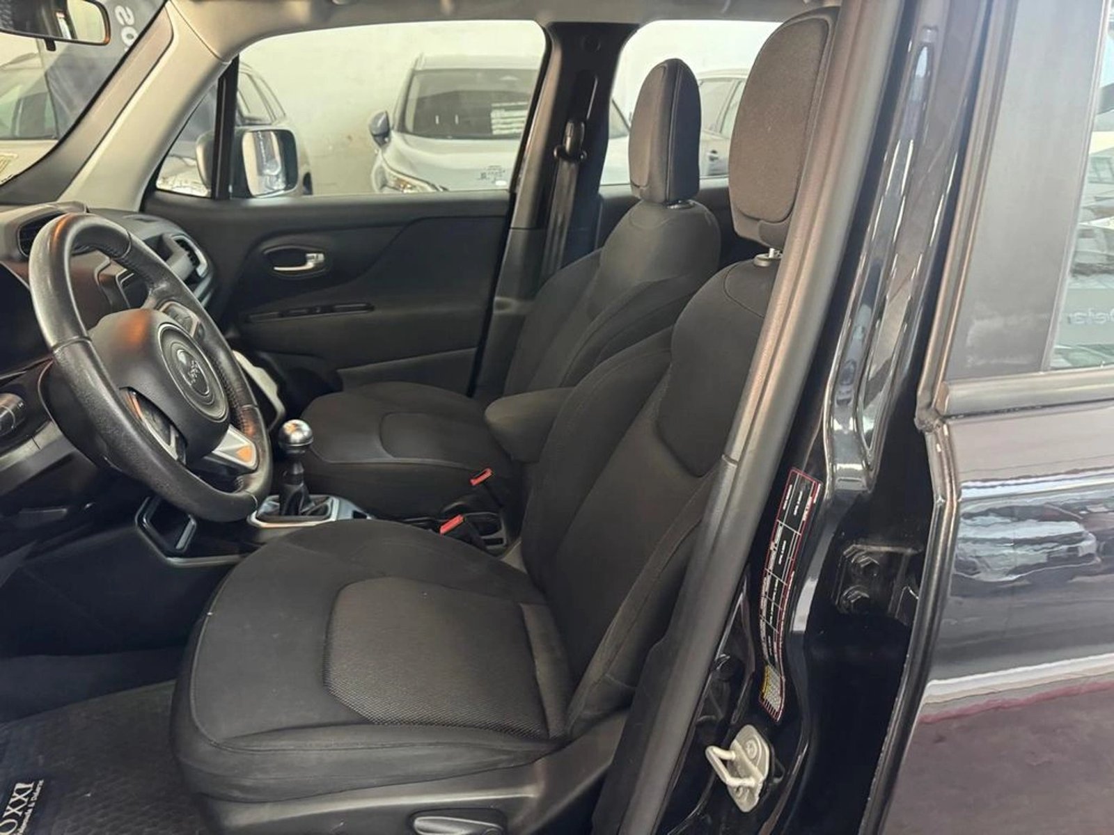 JEEP RENEGADE SPORT 1.8 2022 - Imagen 13 de 20