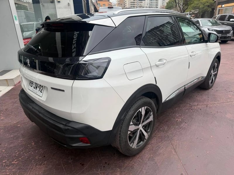 Peugeot 3008 ALLURE BLUE HDI HP 1.5 AUT 2021 - Imagen 4 de 12