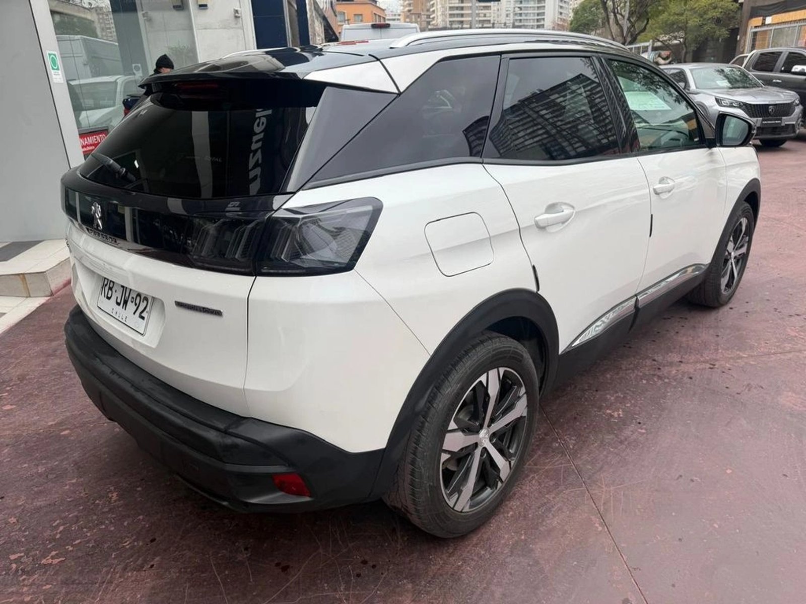 Peugeot 3008 ALLURE BLUE HDI HP 1.5 AUT 2021 - Foto 4 de 12