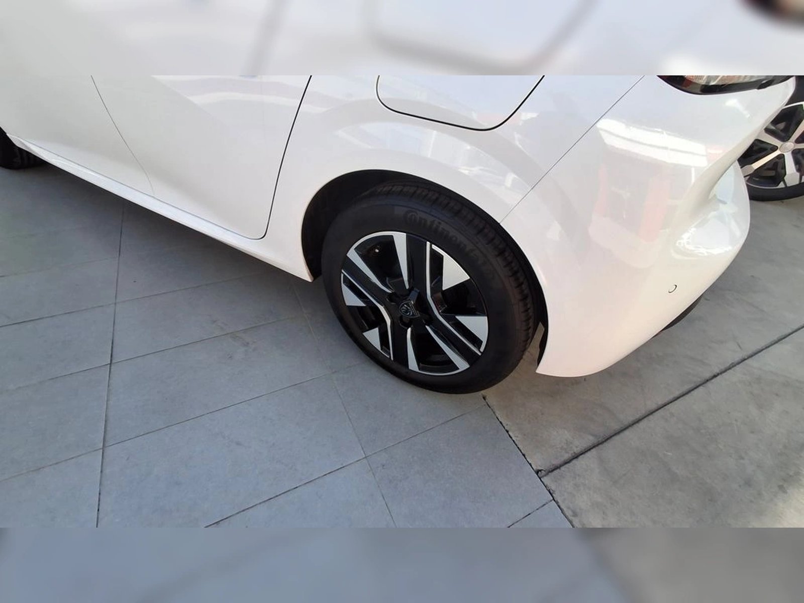 Peugeot 208 MCA ACTIVE PURETECH 100 2025 - Foto 5 de 12