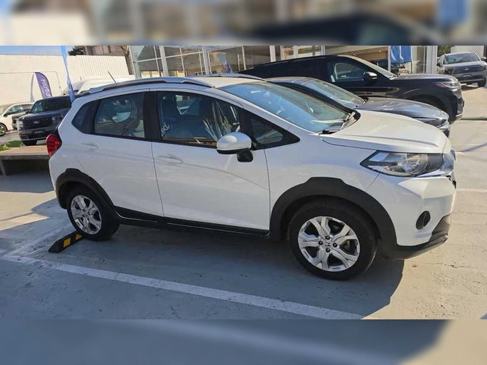 Honda WR-V LX 1.5 Mec. 2019 - Foto 2 de 5